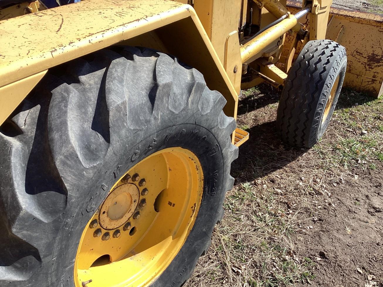 John Deere 510 Loader Backhoe