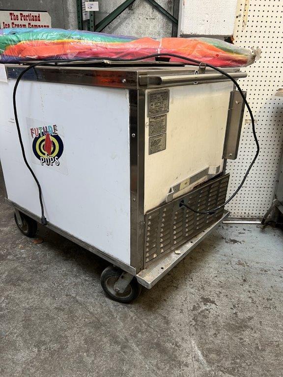 Portable Ice Cream Push Cart and Umbrella