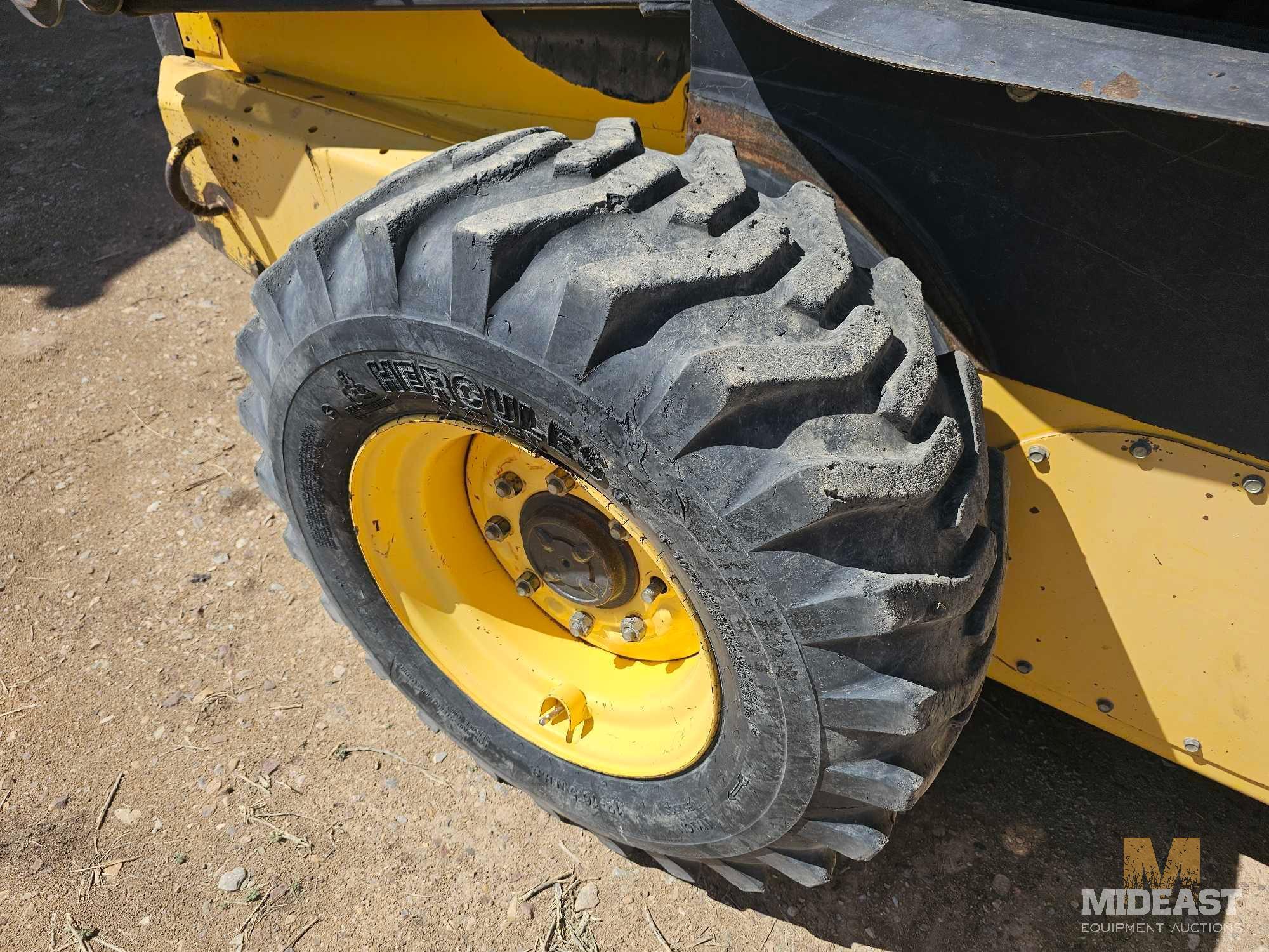 New Holland L185 Skidsteer