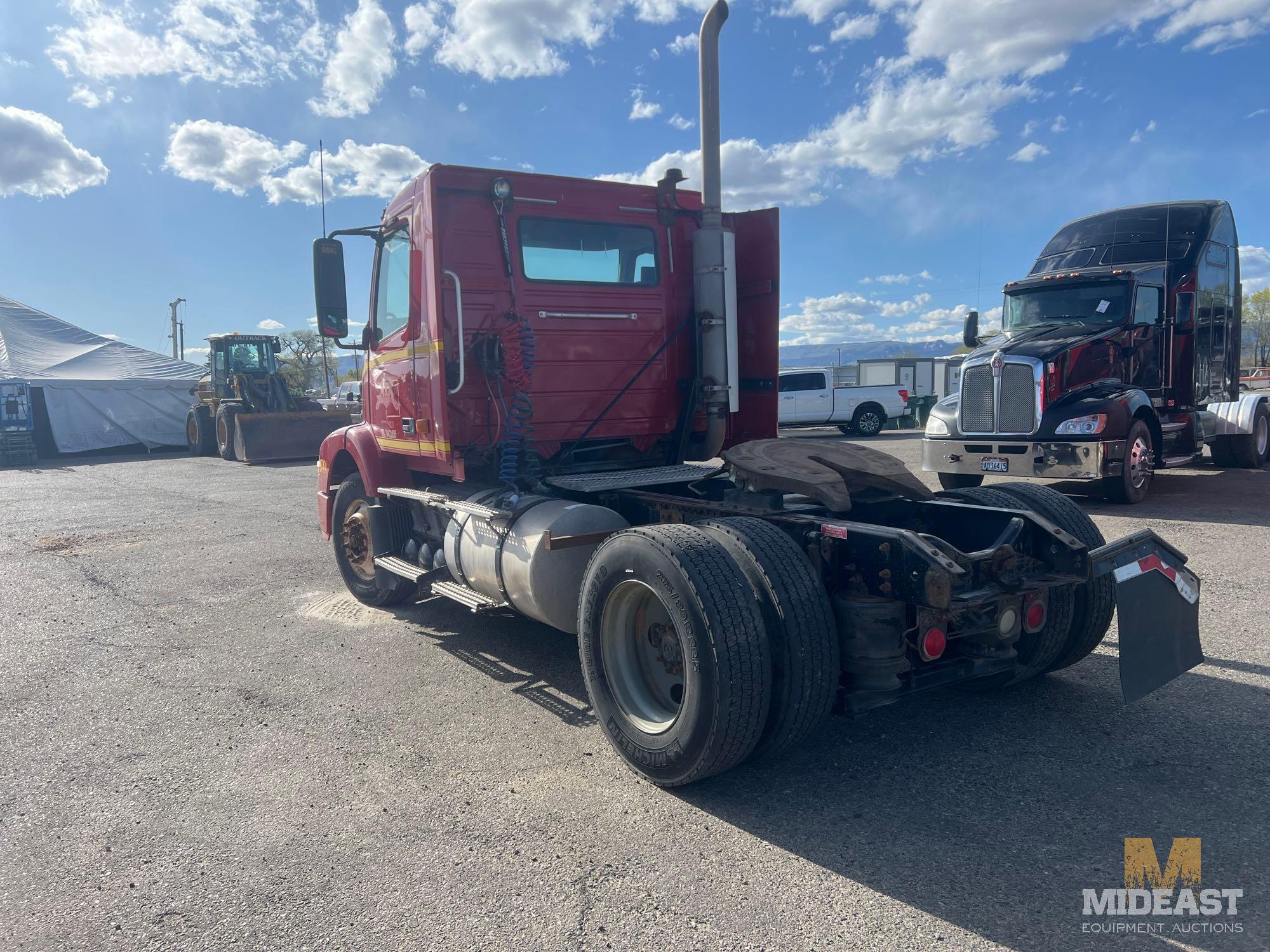 2007 Volvo VNM Tractor