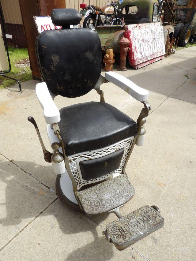 Hanson Barber's / Dental Chair