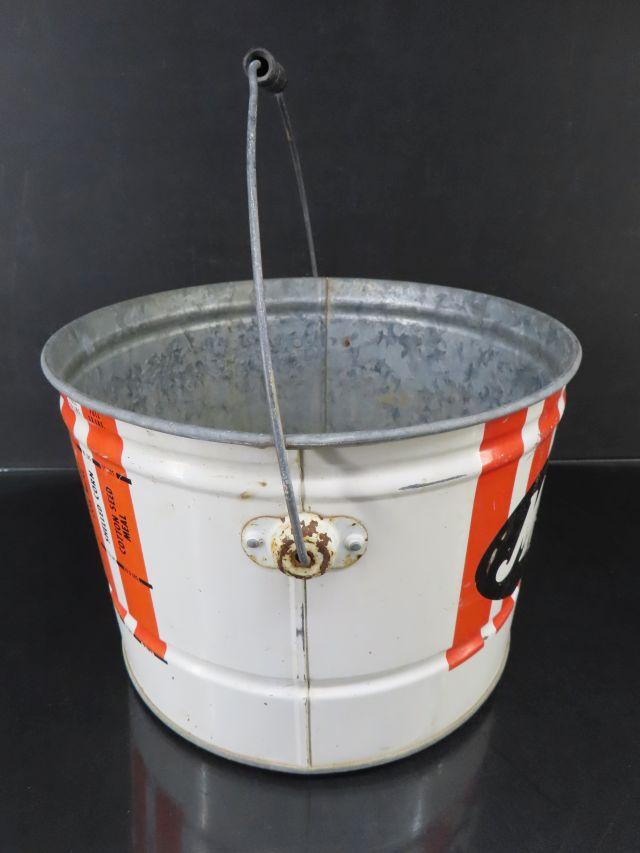 Morman's Feed Bucket