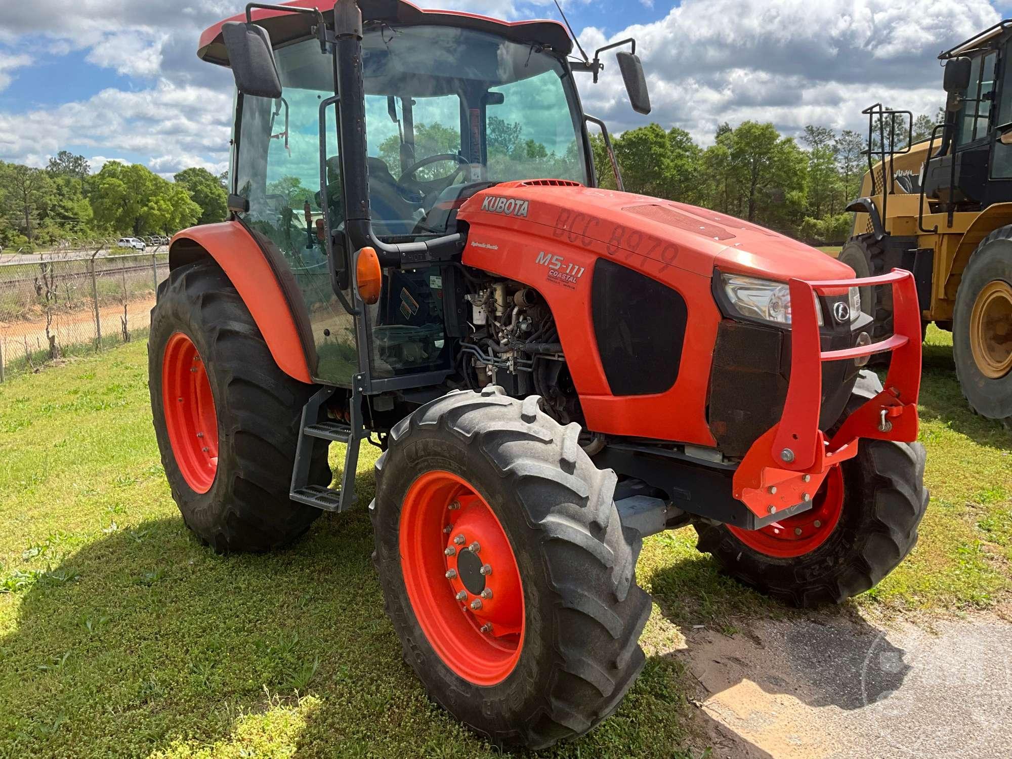 KUBOTA M5-111D SN: 55900 TRACTOR