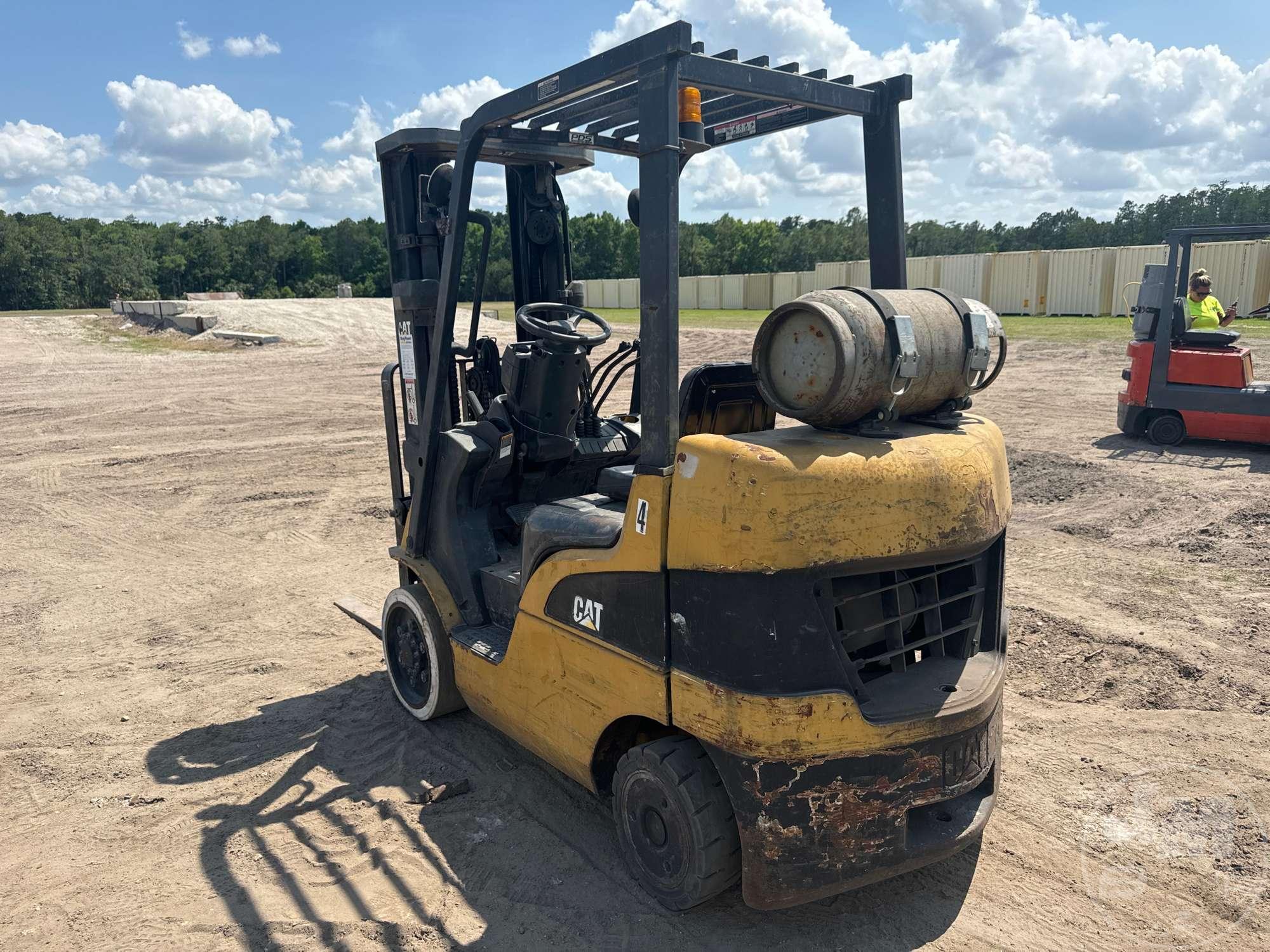 2004 CATERPILLAR C5000 CUSHION TIRE FORKLIFT SN: AT9004180