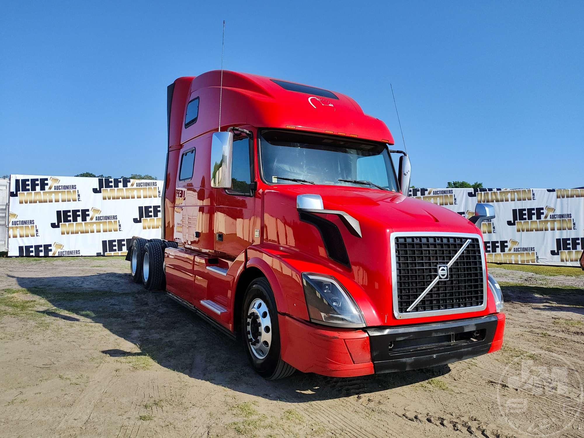 2017 VOLVO TRUCK VNL 780 TANDEM AXLE TRUCK TRACTOR VIN: 4V4NC9EH1HN976517