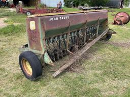 JOHN DEERE 8200 GRAIN DRILL SN: 008245N