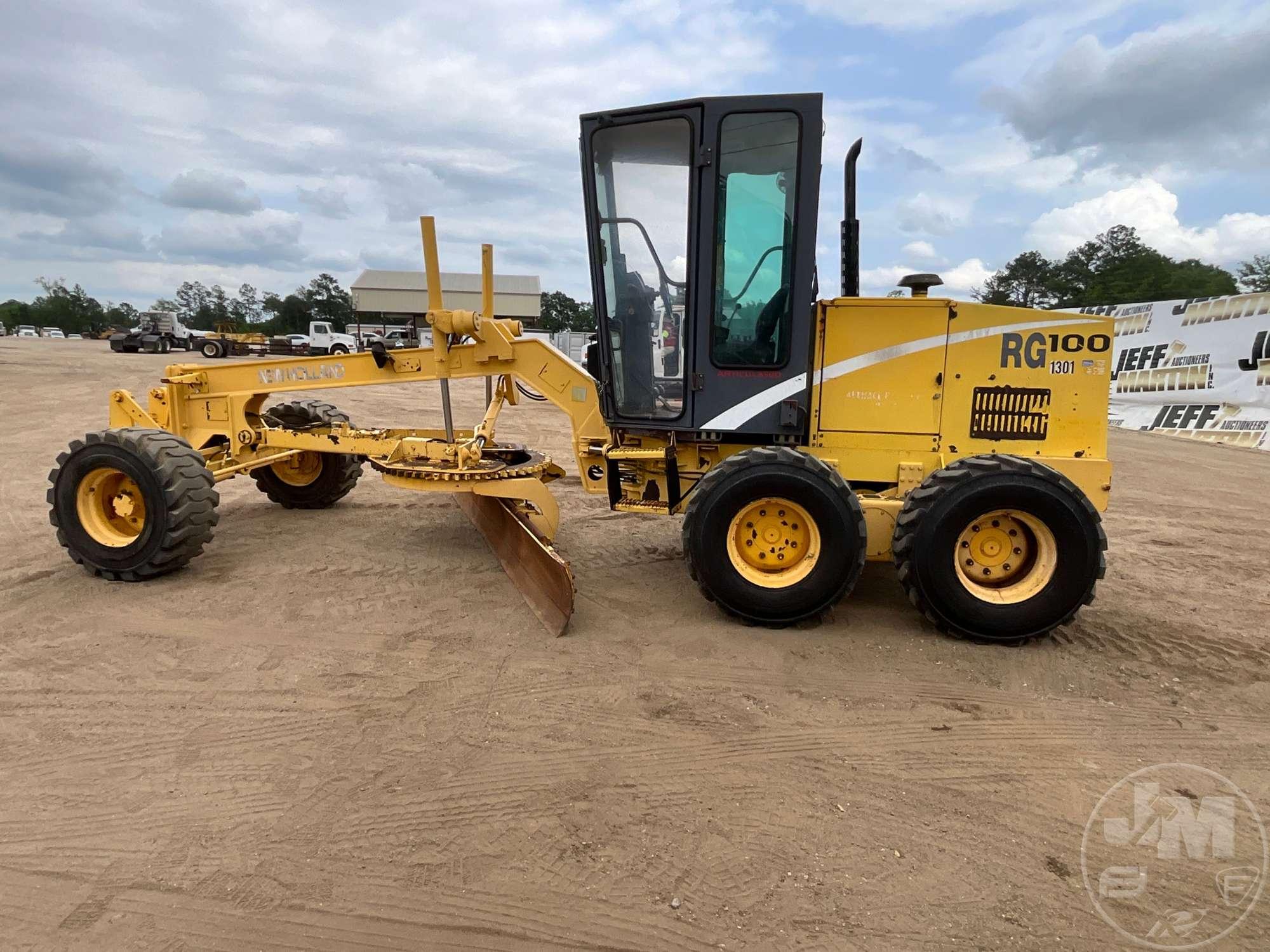 2001 NEW HOLLAND RG100 MOTORGRADER SN: 79A8022