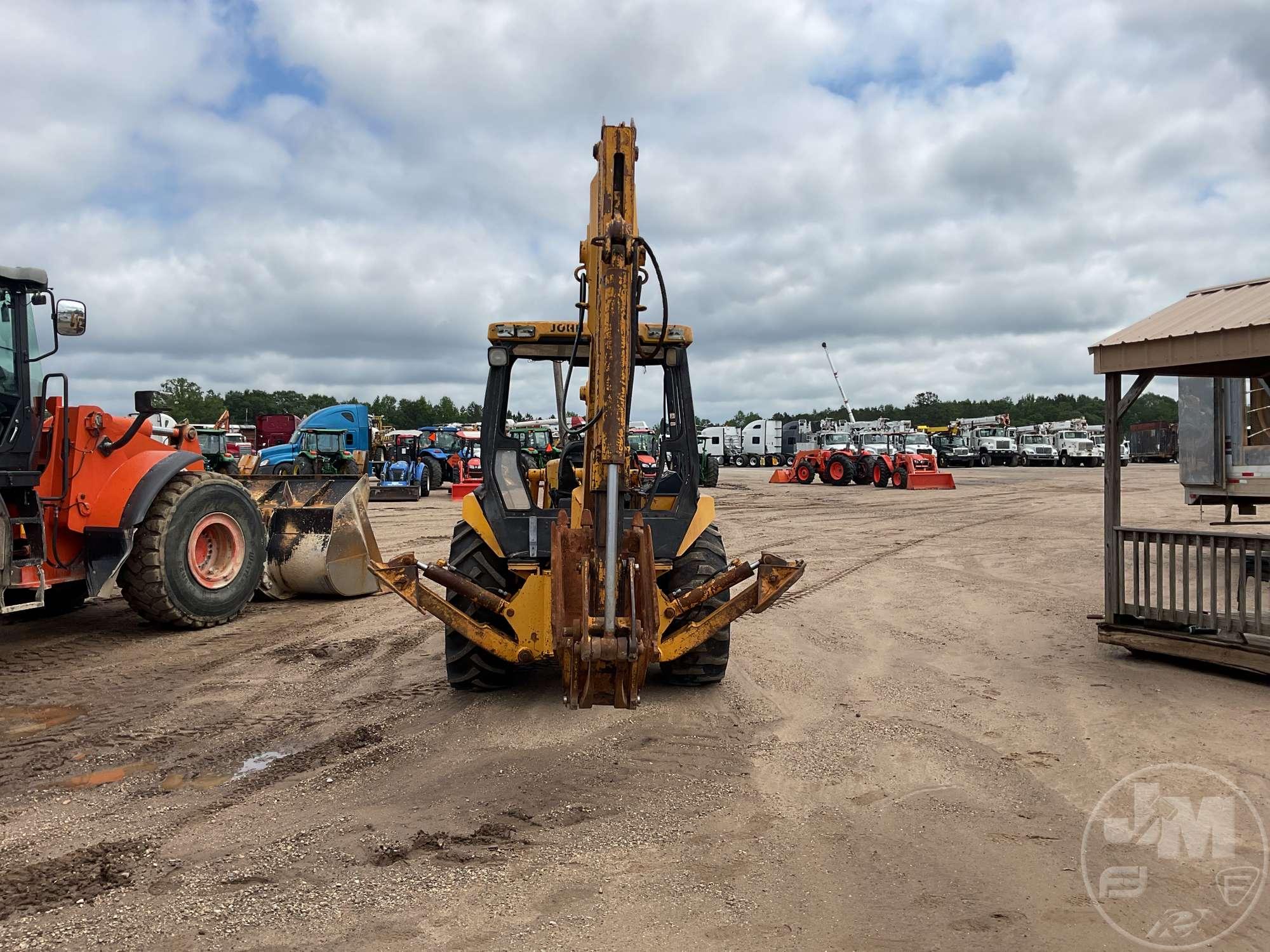 DEERE 310C LOADER BACKHOE SN: T0310CA759300