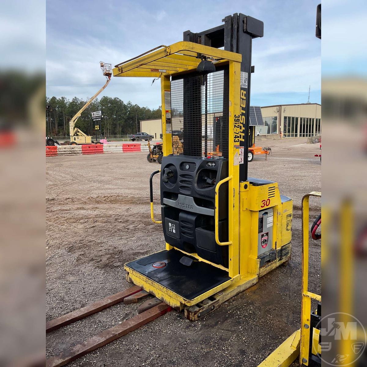 HYSTER R30XMS2 SN: D174N02891C ELECTRIC FORKLIFT