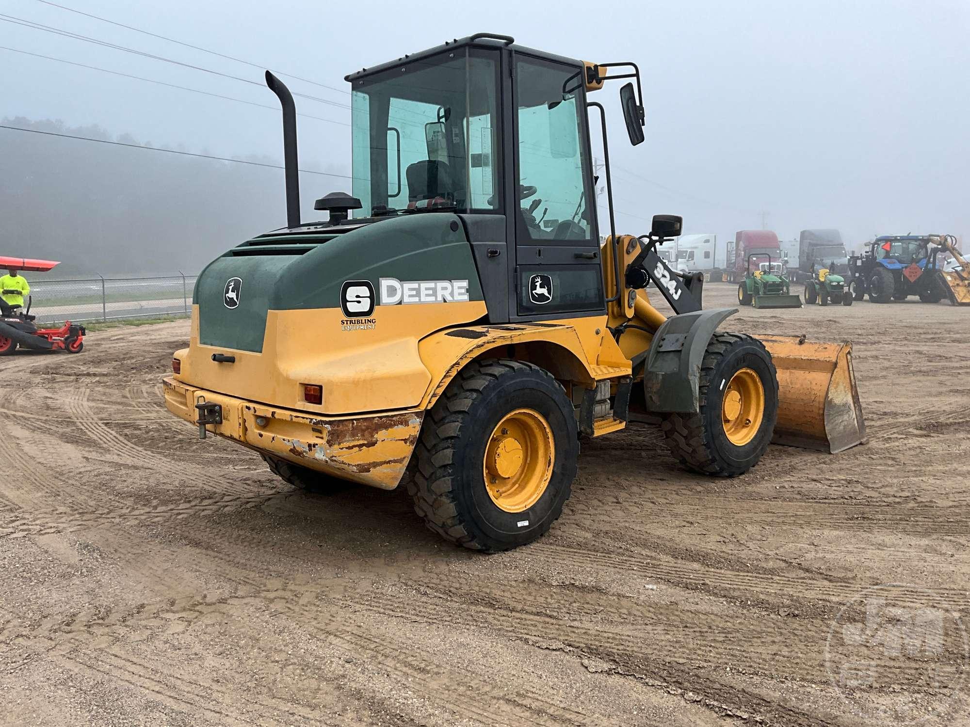 DEERE 324J WHEEL LOADER SN: 114024TXAZB032428