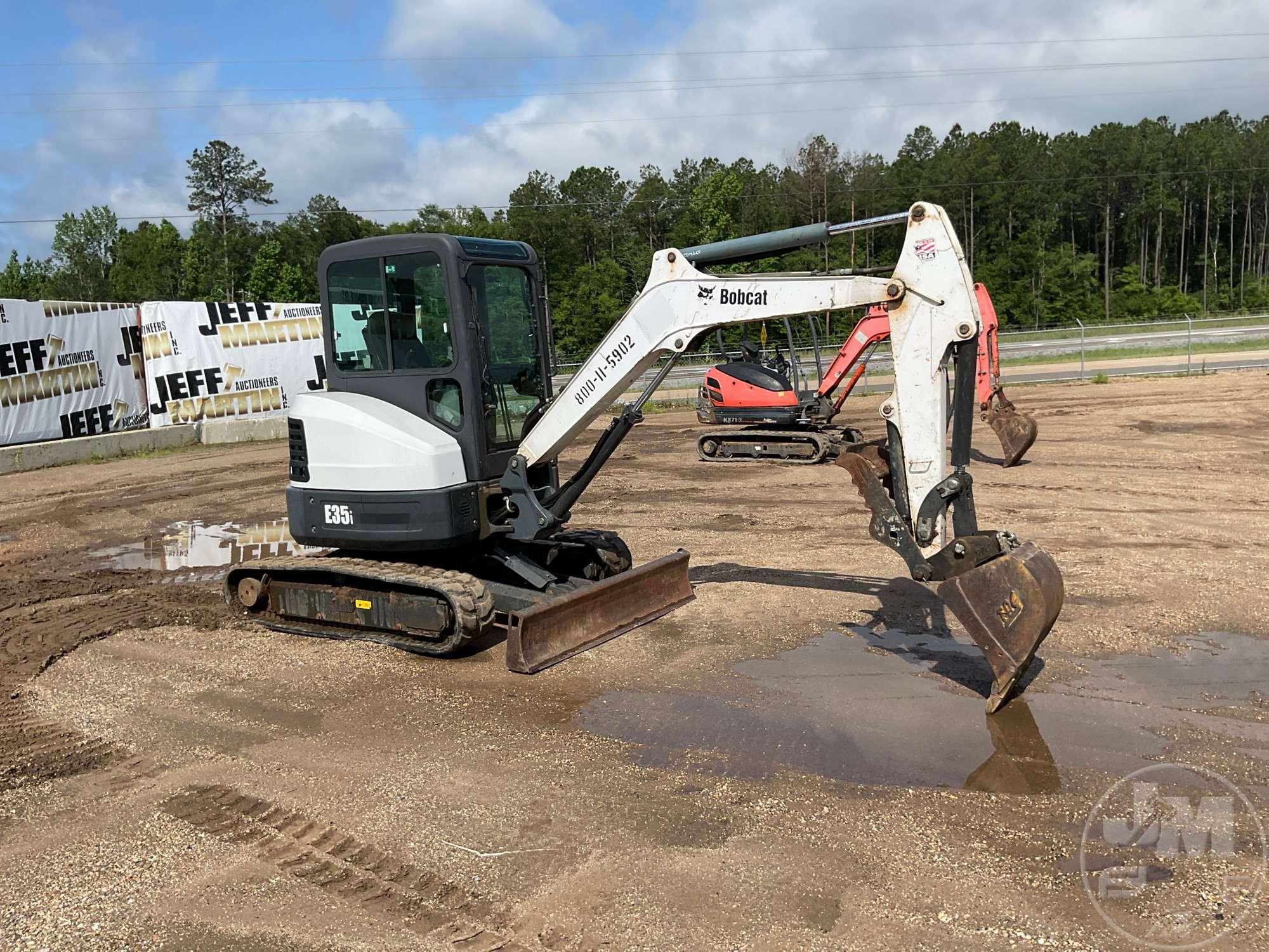 2016 BOBCAT E35I MINI EXCAVATOR SN: AUYM13555