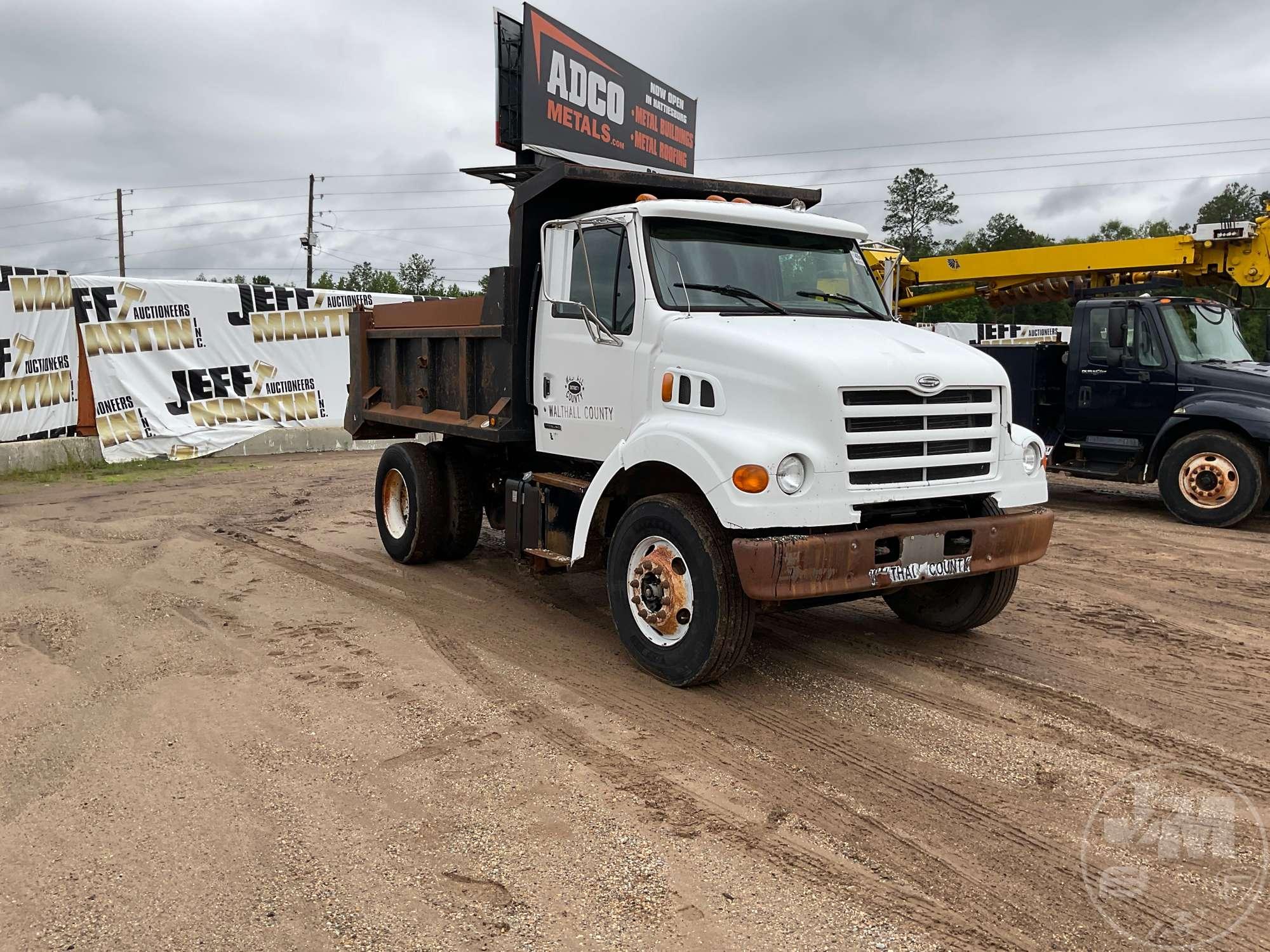 2000 STERLING SINGLE AXLE DUMP TRUCK VIN: 2FZHAJAA1YAF94424