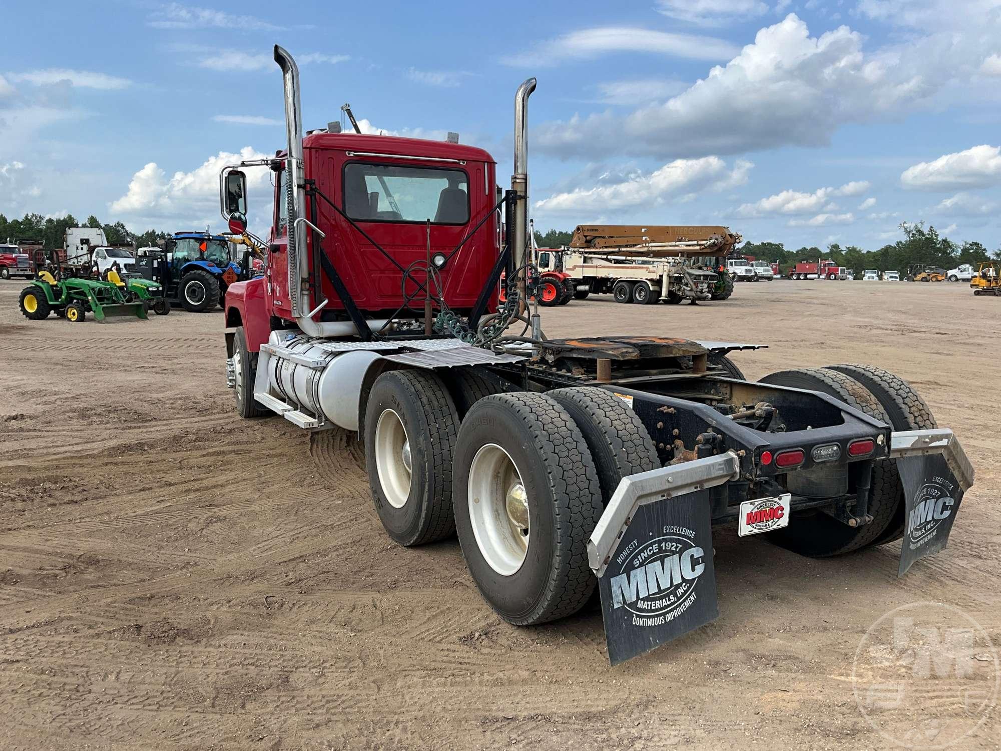 2018 MACK CHU613 TANDEM AXLE DAY CAB TRUCK TRACTOR VIN: 1M1AN07YXJM027072