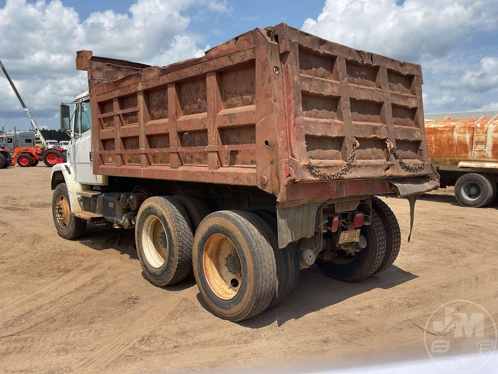 2000 FREIGHTLINER FL106 TANDEM AXLE DUMP TRUCK VIN: 1FVX8HCB7YHG92796