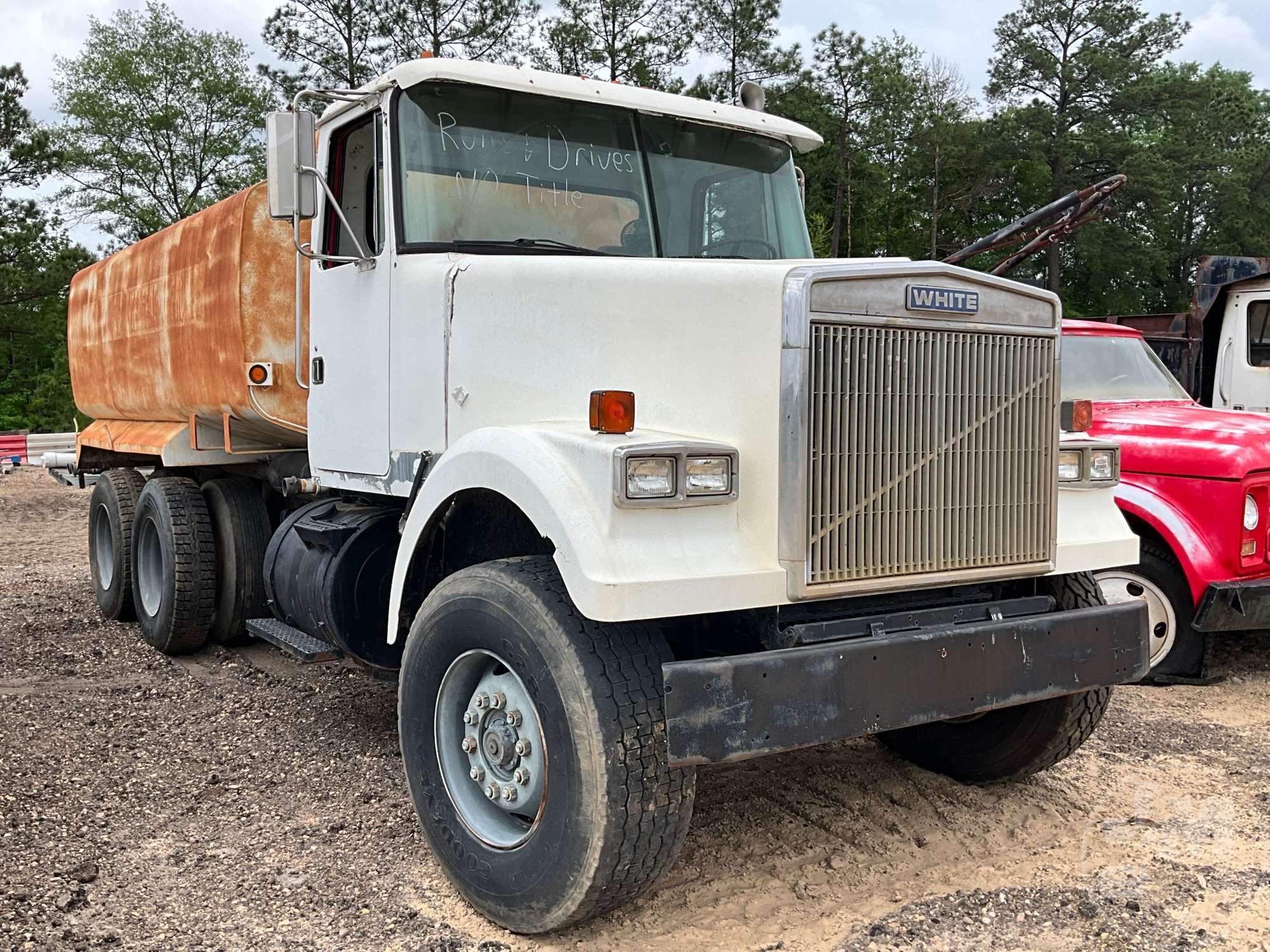 VOLVO WHITE TANDEM AXLE WATER TRUCK VIN: GA67937