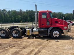 2016 MACK CXU 613 TANDEM AXLE DAY CAB TRUCK TRACTOR VIN: 1M1AW02Y7GM052850