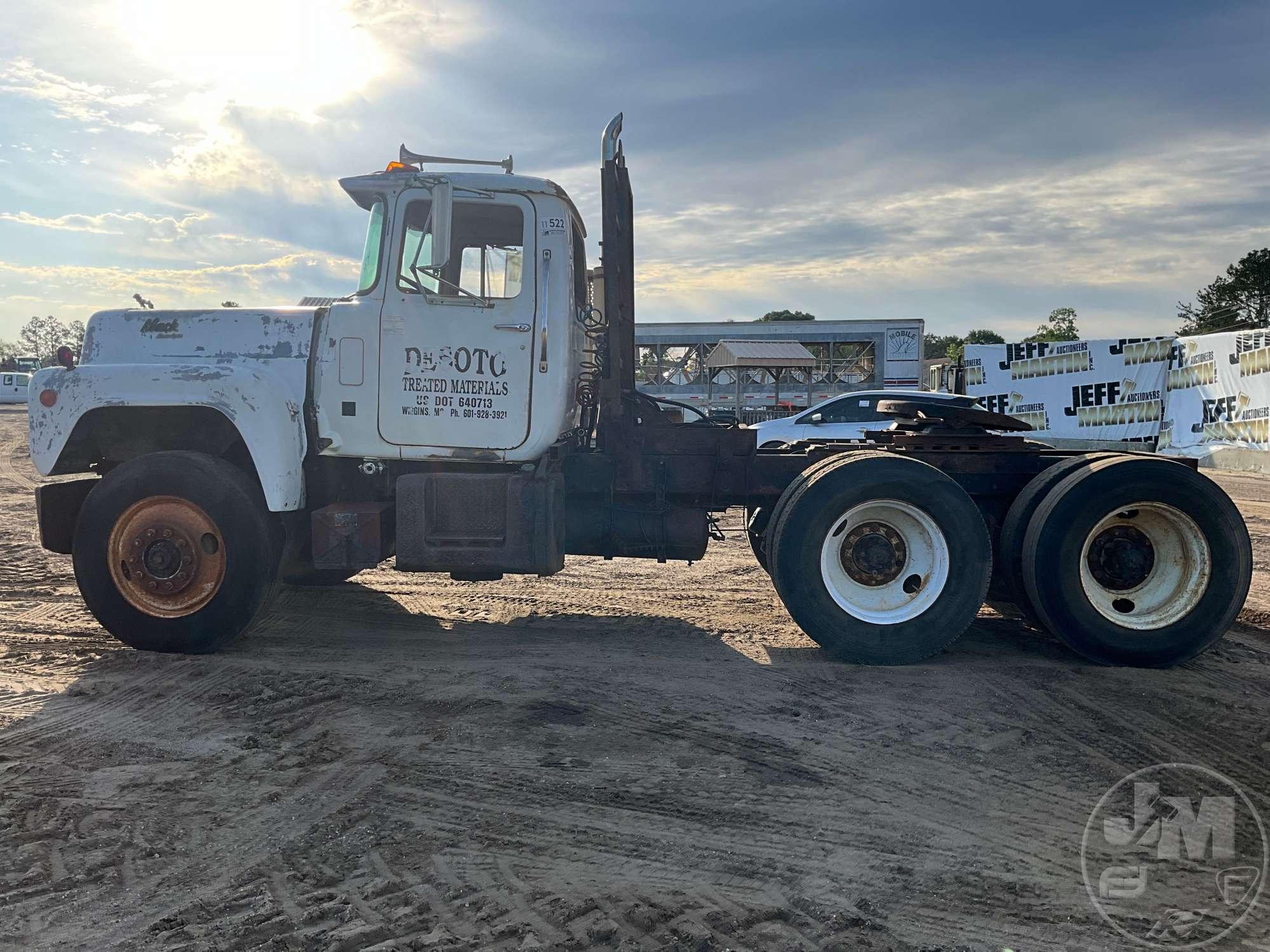 1984 MACK R TANDEM AXLE DAY CAB TRUCK TRACTOR VIN: 1M2N179Y5EA092806