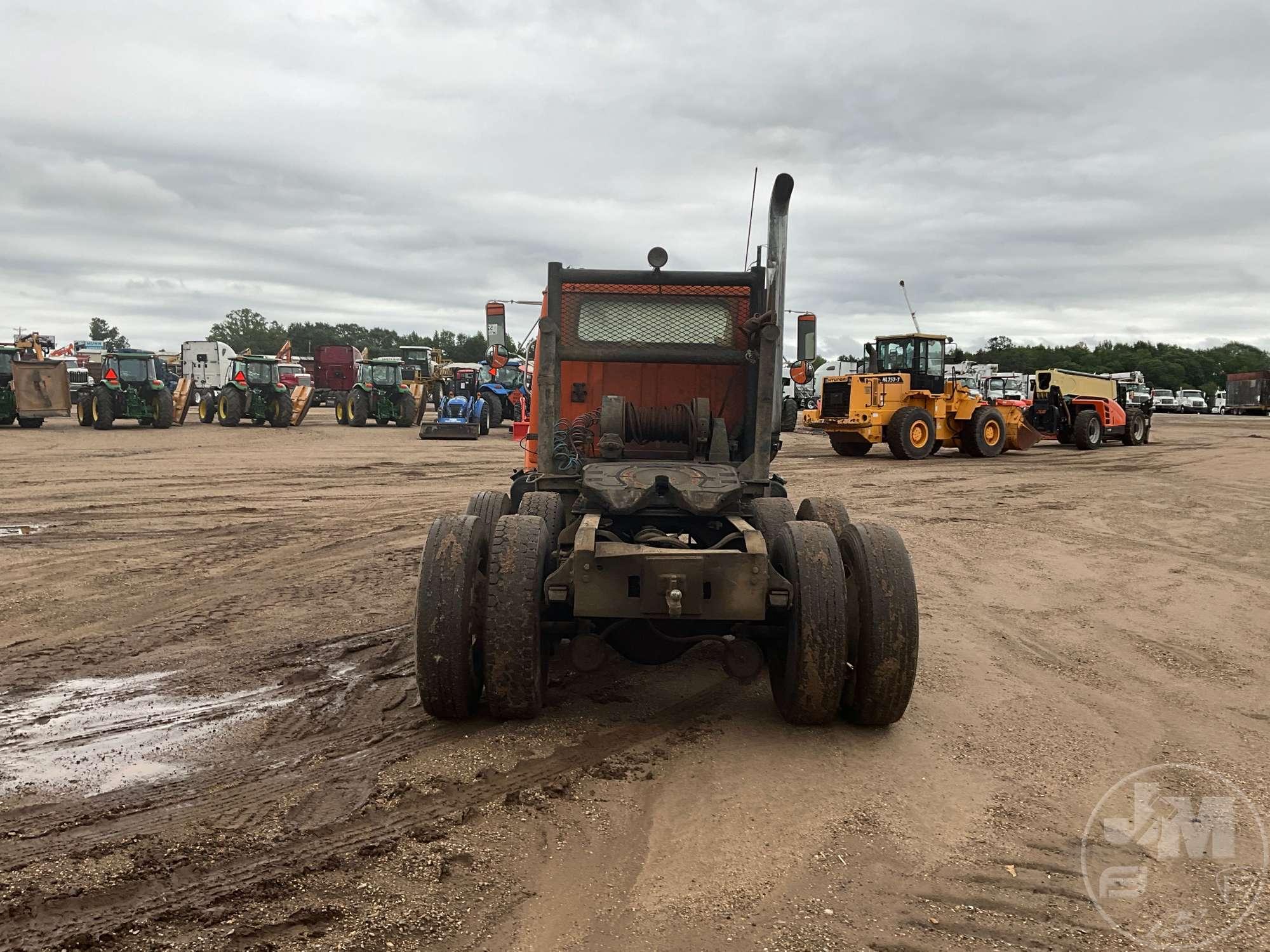 1986 NAVISTAR F-2575 TANDEM AXLE DAY CAB TRUCK TRACTOR VIN: 1HSZJGRR1GHA54072