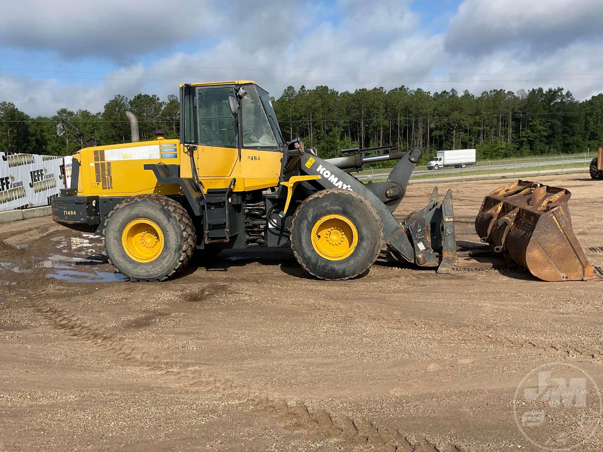 KOMATSU WA320PZ-6 WHEEL LOADER SN: 71484