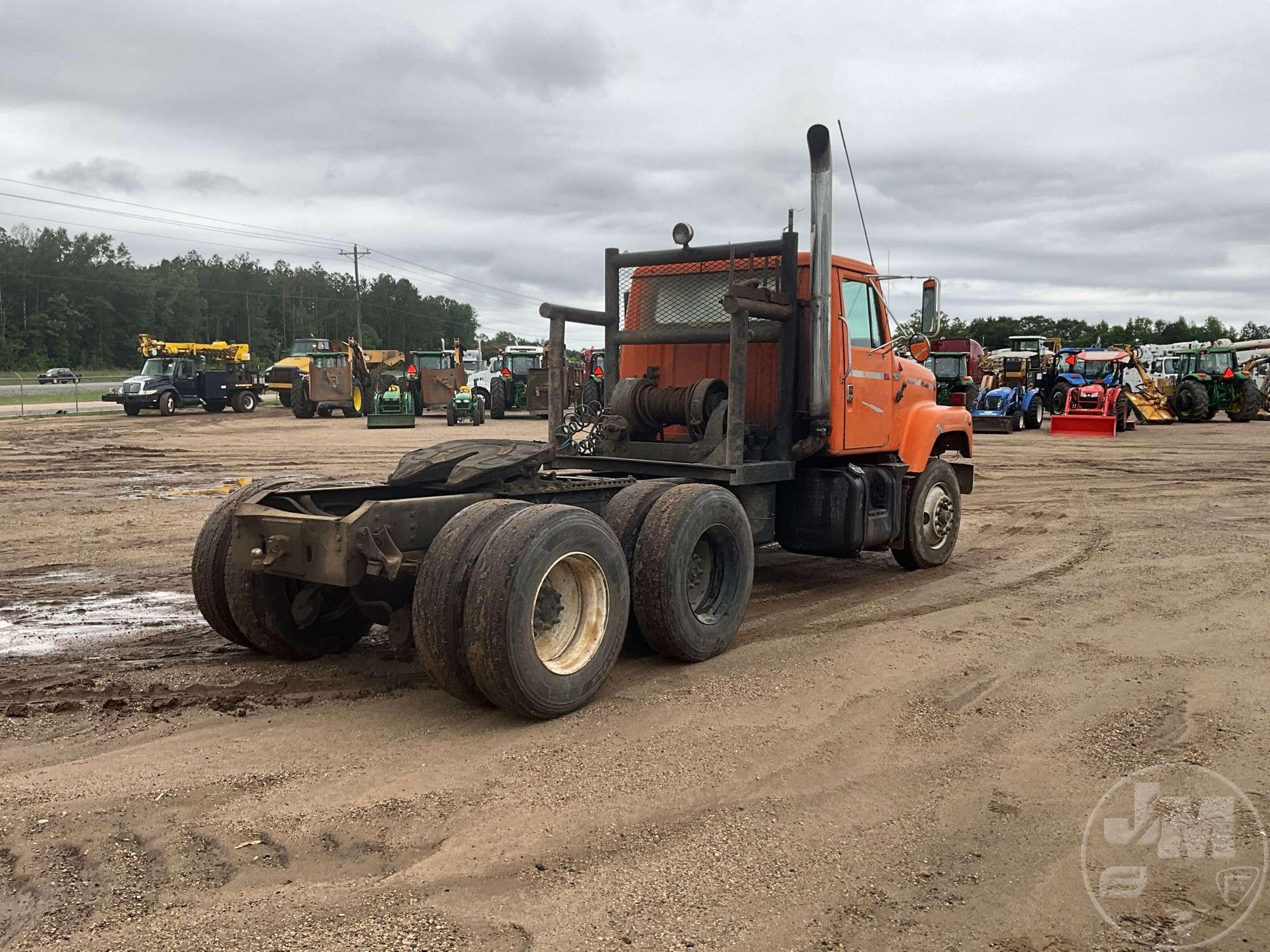 1986 NAVISTAR F-2575 TANDEM AXLE DAY CAB TRUCK TRACTOR VIN: 1HSZJGRR1GHA54072