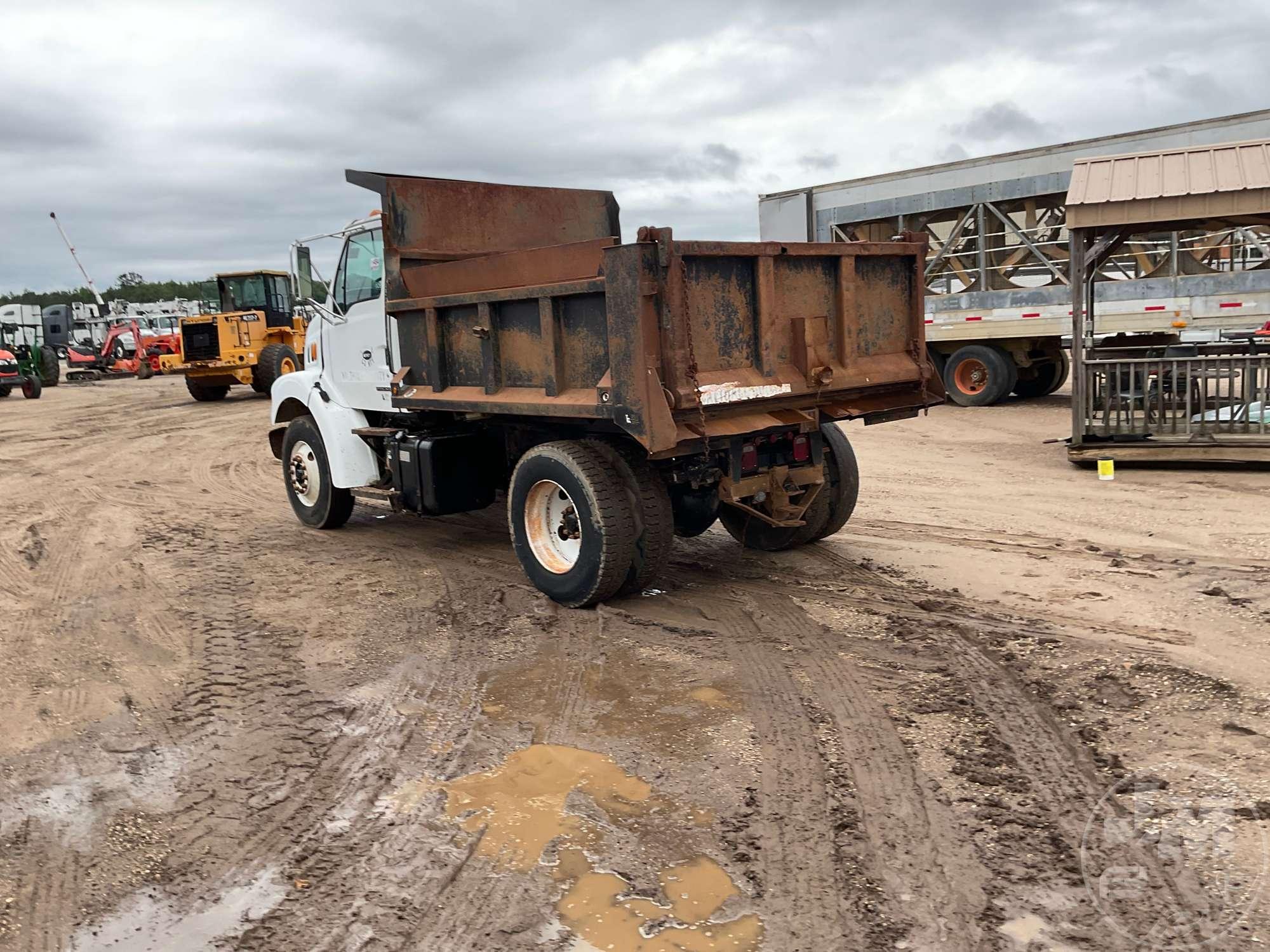 2000 STERLING SINGLE AXLE DUMP TRUCK VIN: 2FZHAJAA1YAF94424