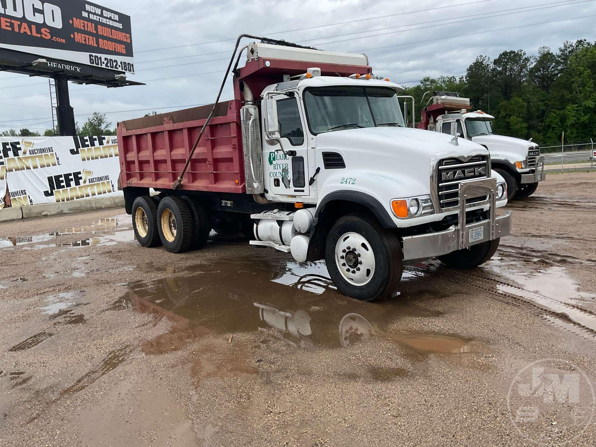 2003 MACK CV TANDEM AXLE DUMP TRUCK VIN: 1M2AG11C83M004577