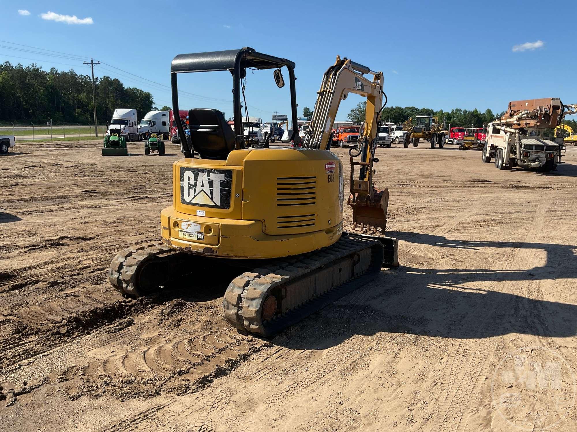 CATERPILLAR 305.5E2CR MINI EXCAVATOR SN: EJX00616