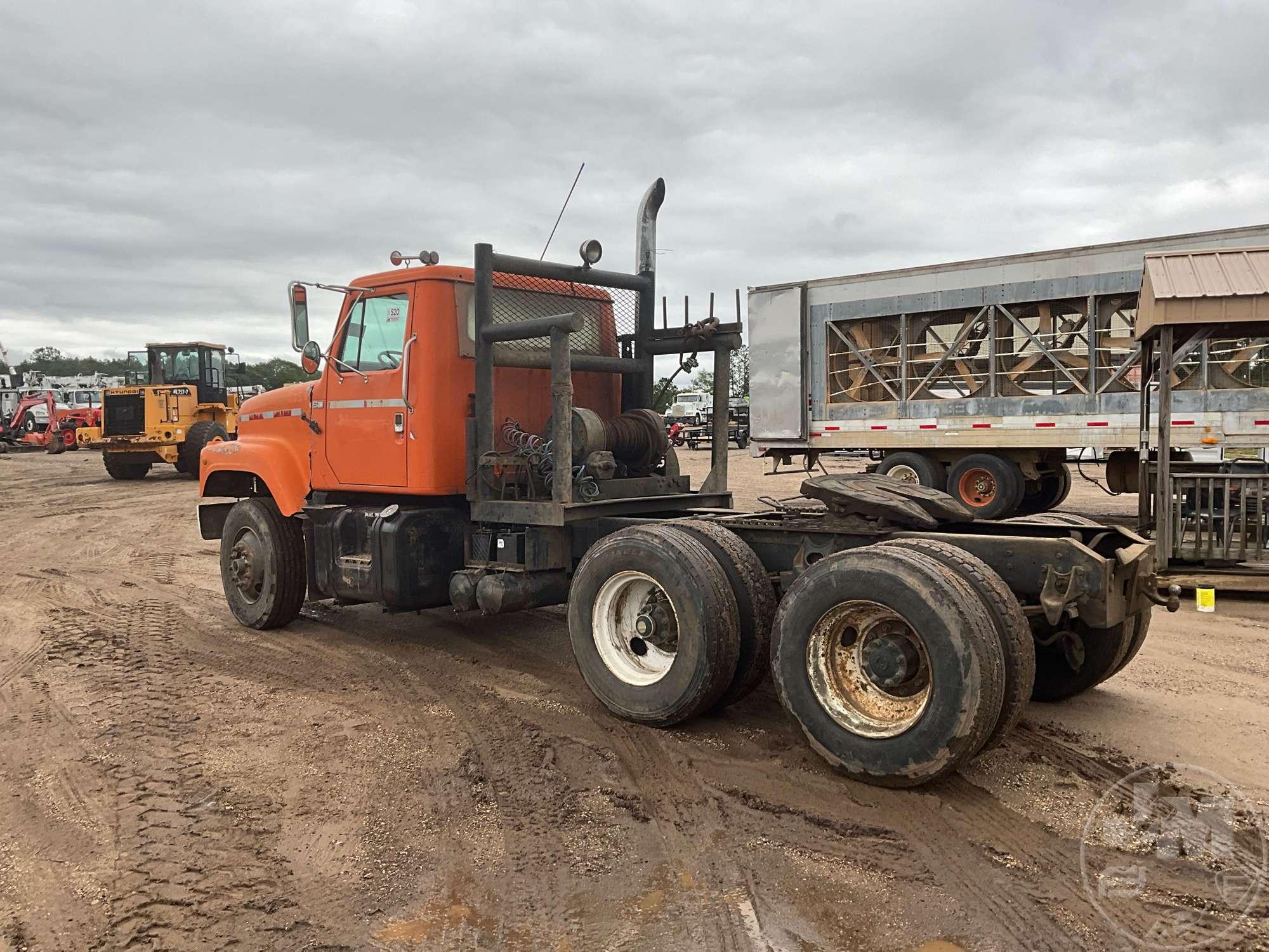 1986 NAVISTAR F-2575 TANDEM AXLE DAY CAB TRUCK TRACTOR VIN: 1HSZJGRR1GHA54072