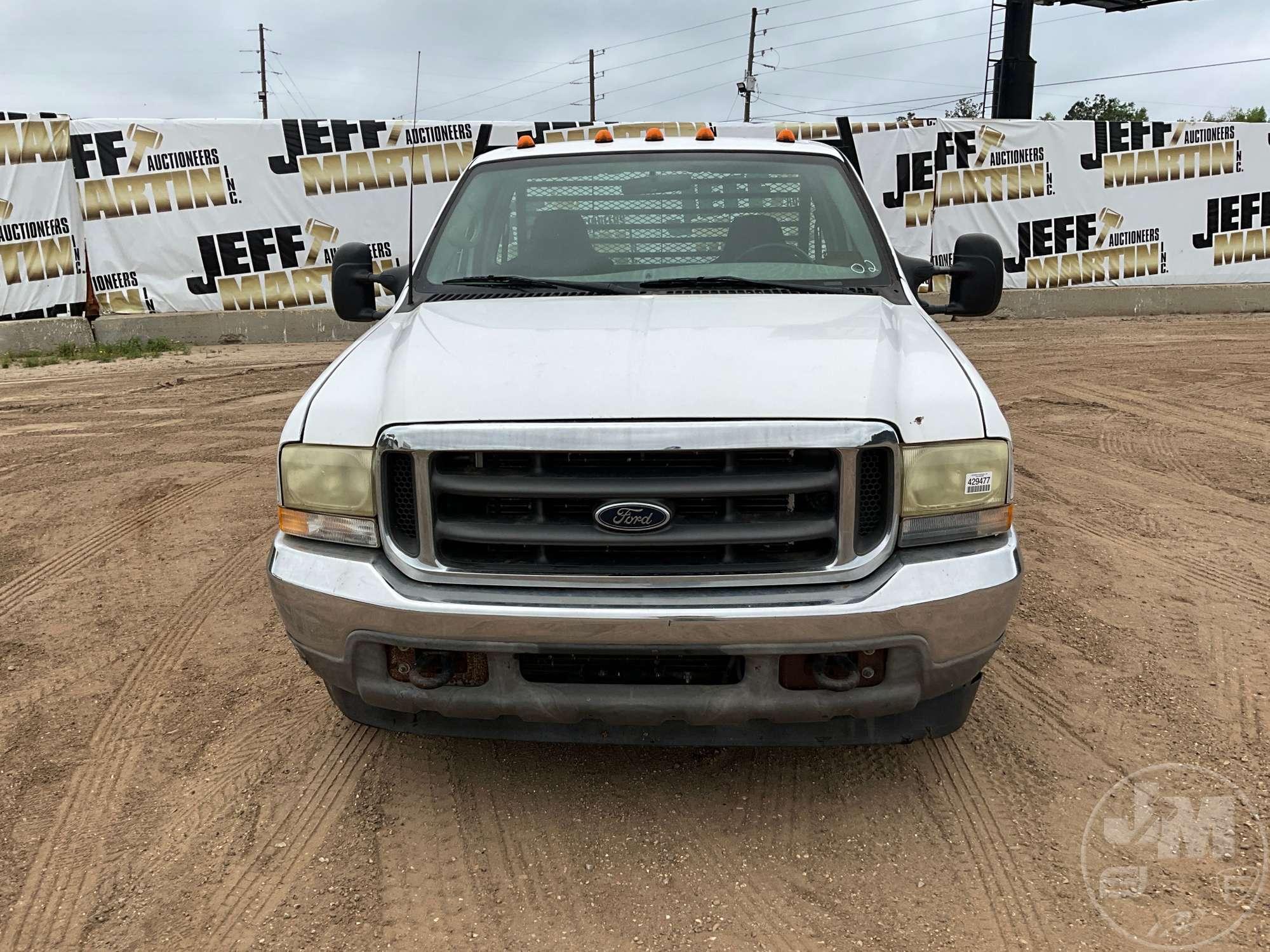 2002 FORD F-350XLT SD SINGLE AXLE REGULAR CAB FLATBED TRUCK VIN: 1FDWF36FX2EC66455