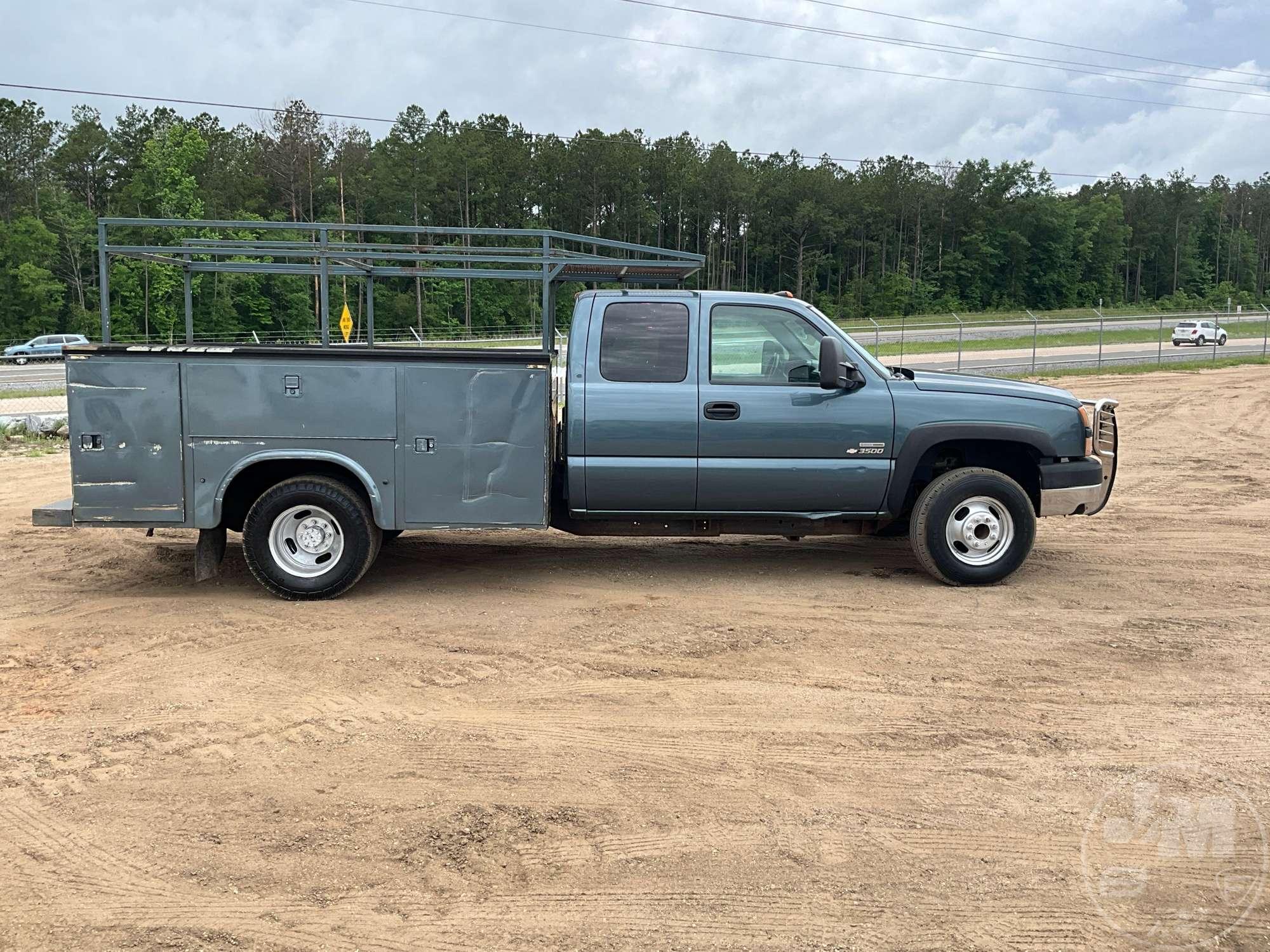 2007 CHEVROLET 3500 SILVERADO S/A UTILITY TRUCK VIN: 1GBJC39D57E125998