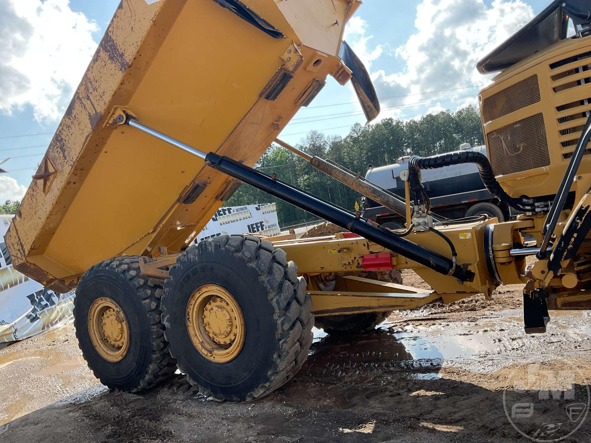 2011 CATERPILLAR 730 ARTICULATED DUMP TRUCK SN: CAT00730AB1M03175