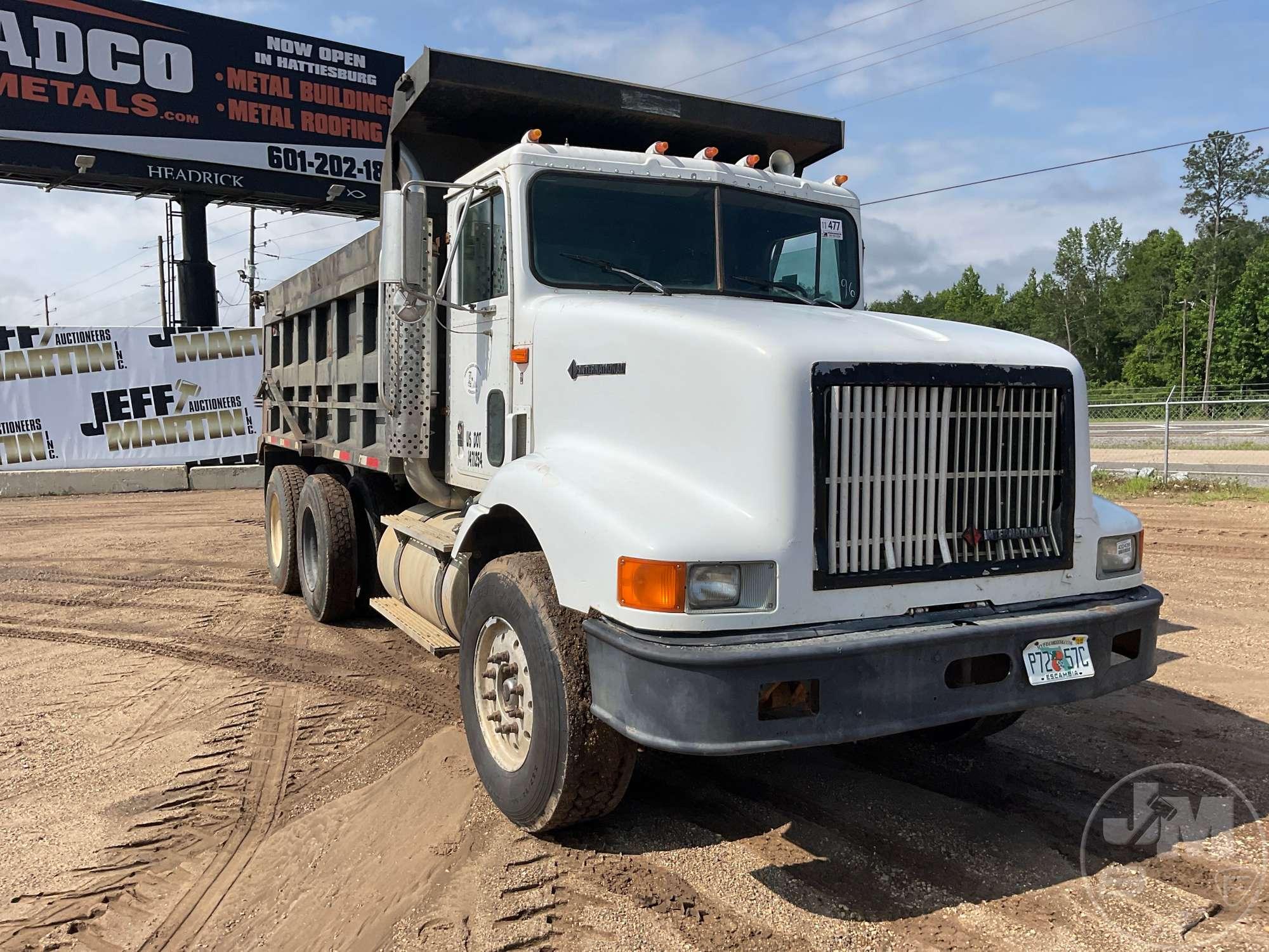 1996 INTERNATIONAL 9200 TANDEM AXLE DUMP TRUCK VIN: 2HSFMAMRXTC067805