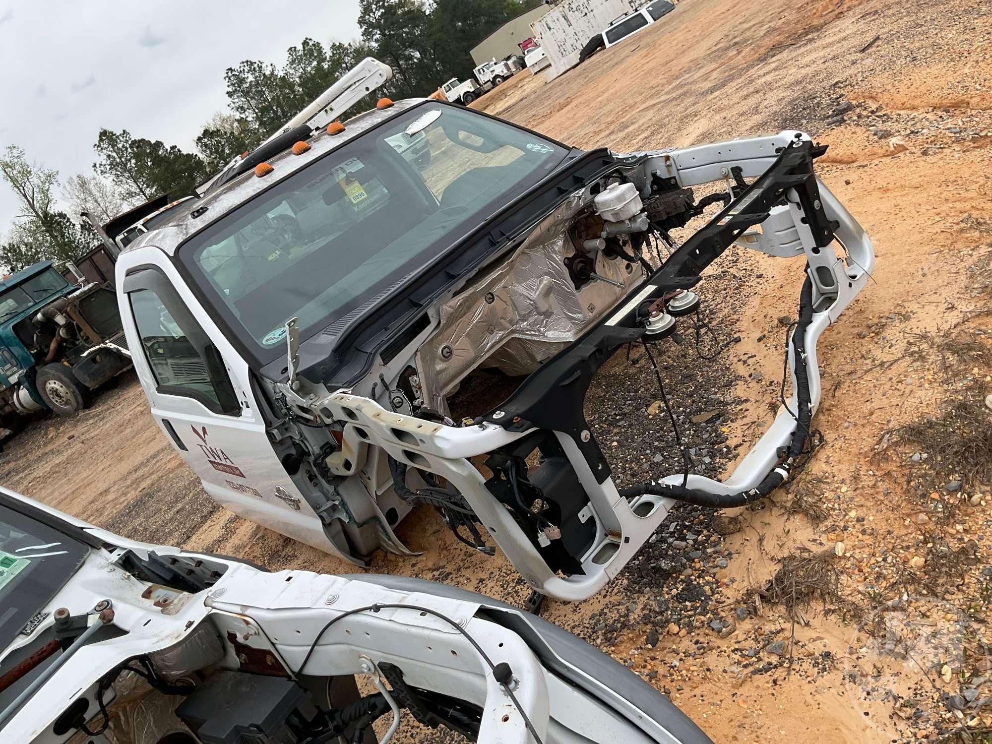 2015 FORD F-350 SN: 1FDRF3GT6FEC28308 TRUCK CAB