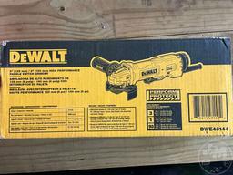 DEWALT DWE43144 GRINDER