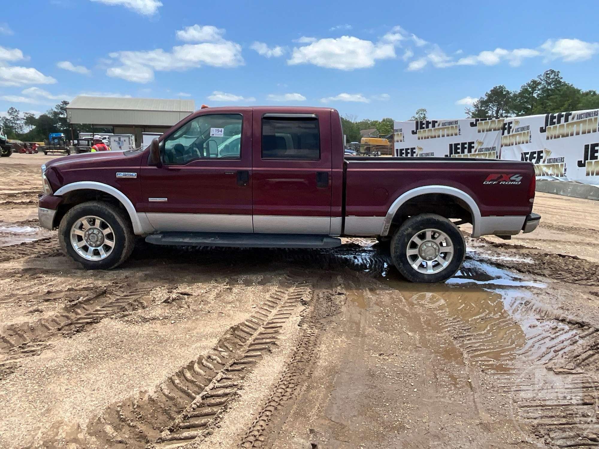 2007 FORD F-350 LARIAT SUPER DUTY CREW CAB 4X4 PICKUP VIN: 1FTWW31PX7EB09617