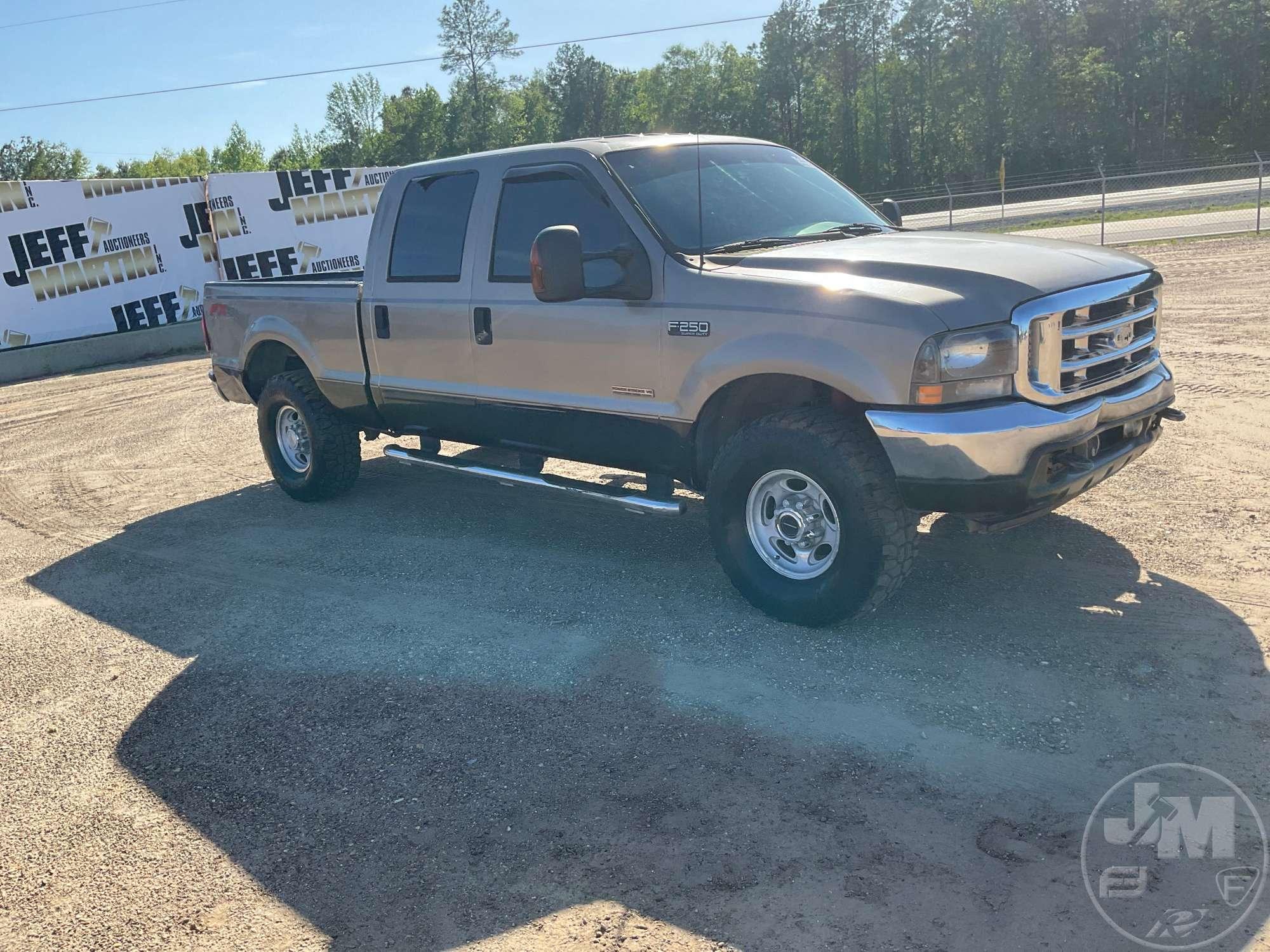 2003 FORD F-250 LARIAT SD CREW CAB 4X4 PICKUP VIN: 1FTNW21P53EC59912