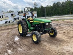 JOHN DEERE 5220 TRACTOR SN: LV5220S122342