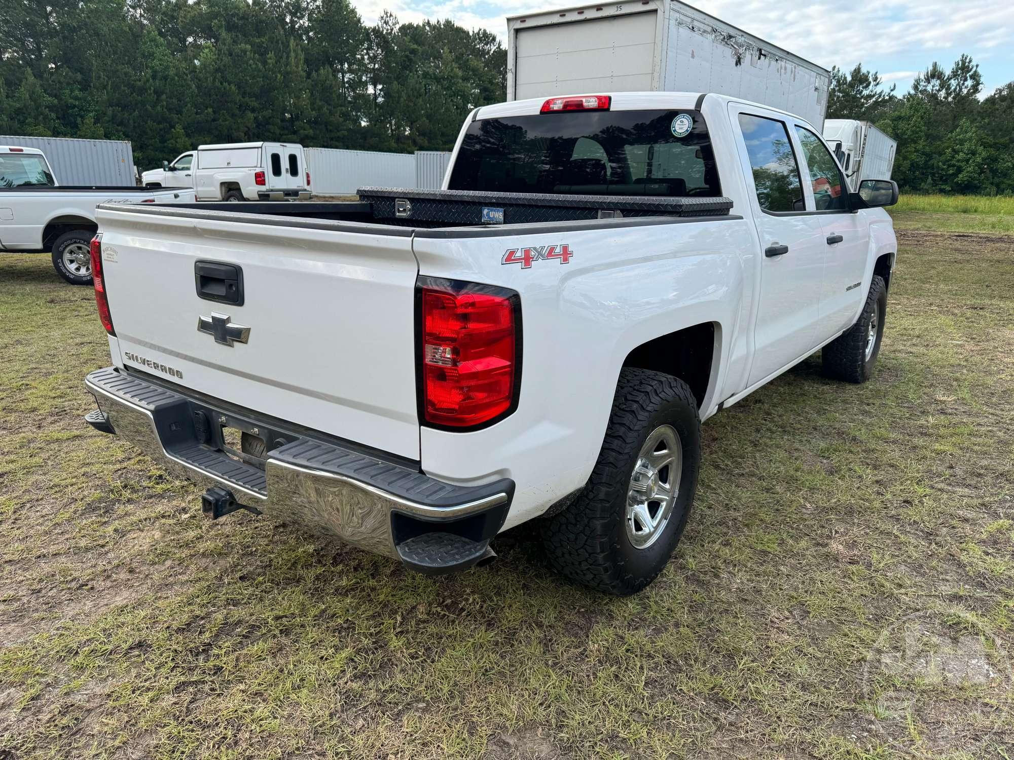 2017 CHEVROLET SILVERADO CREW CAB 4X4 PICKUP VIN: 3GCUKNEC5HG244018