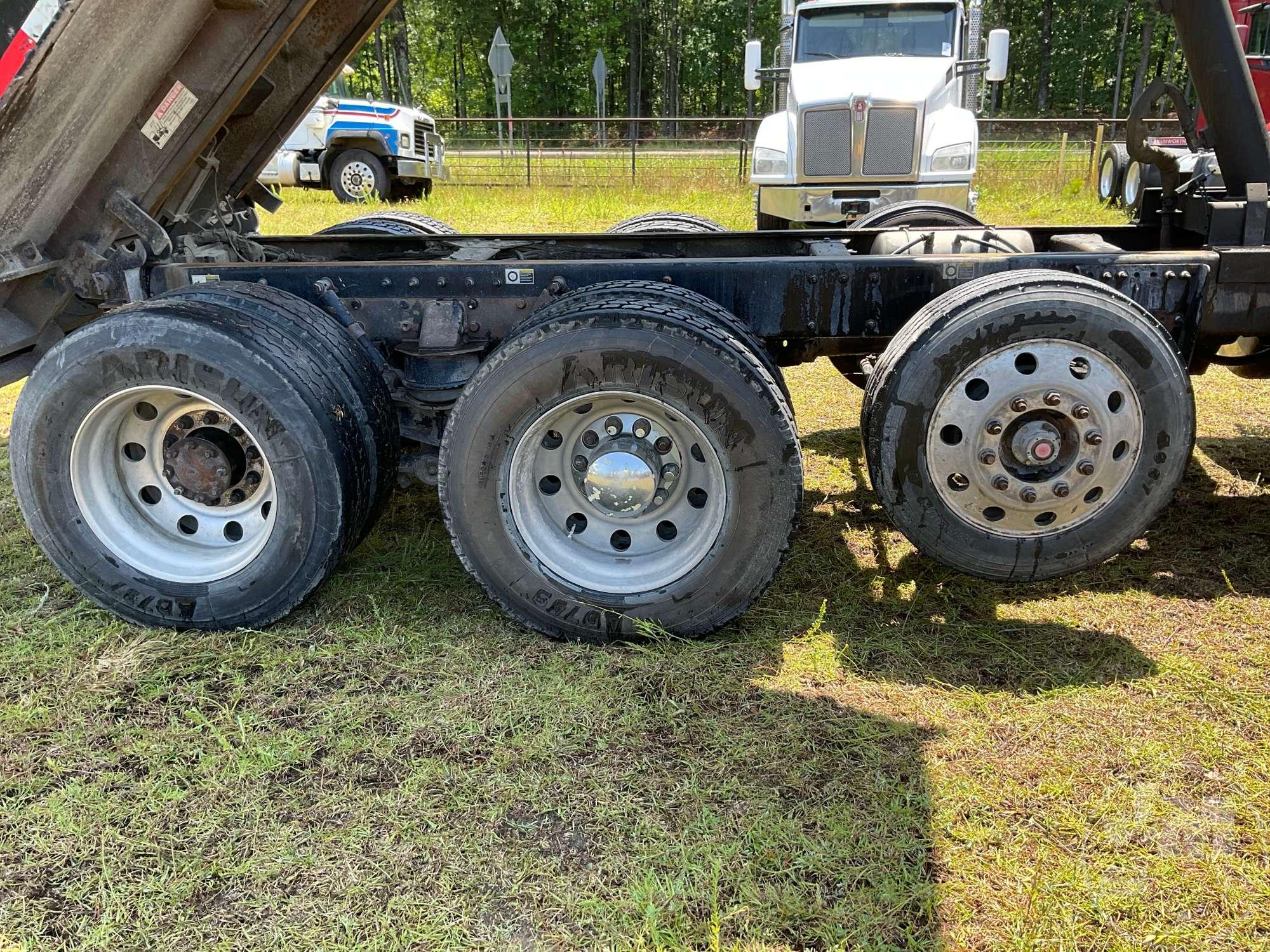 2019 PETERBILT 567 TRI-AXLE DUMP TRUCK VIN: 1NPCXPEX7KD609212