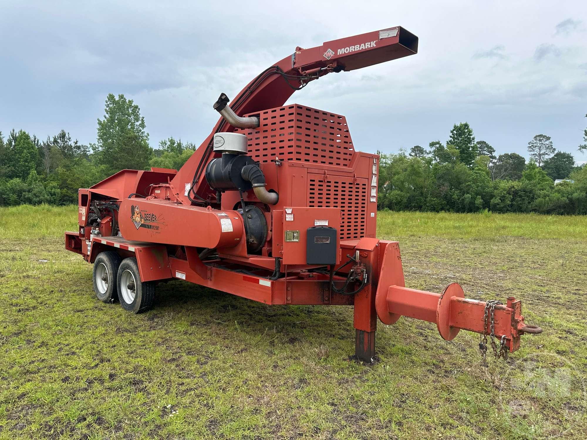 2015 MORBARK M20R CHIPPER