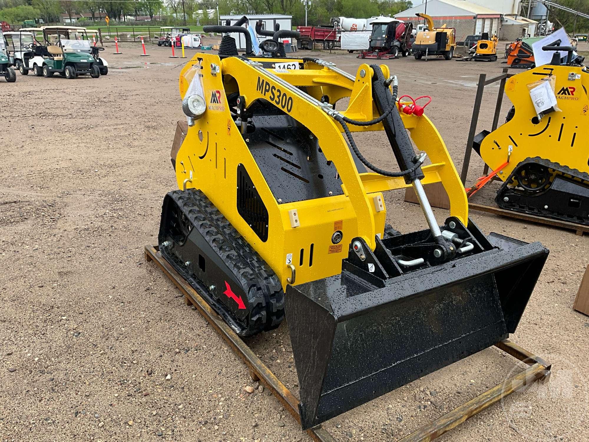 UNUSED, 2024 MACHPRO MODEL MP-S300 STAND ON MULTI TERRAIN LOADER SN: SLP2402080591