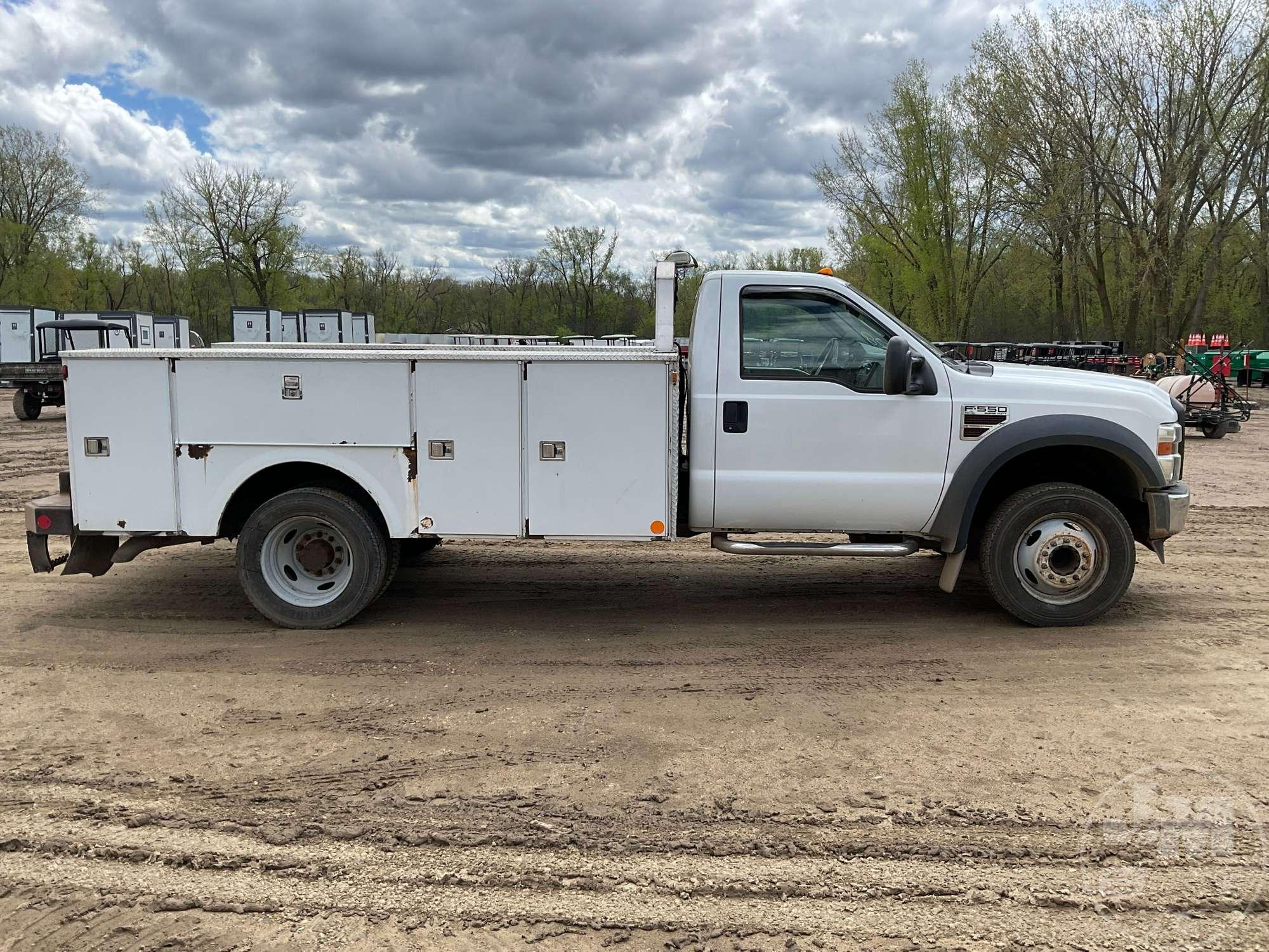 2008 FORD F-550 S/A UTILITY TRUCK VIN: 1FDAF56R08EC97903