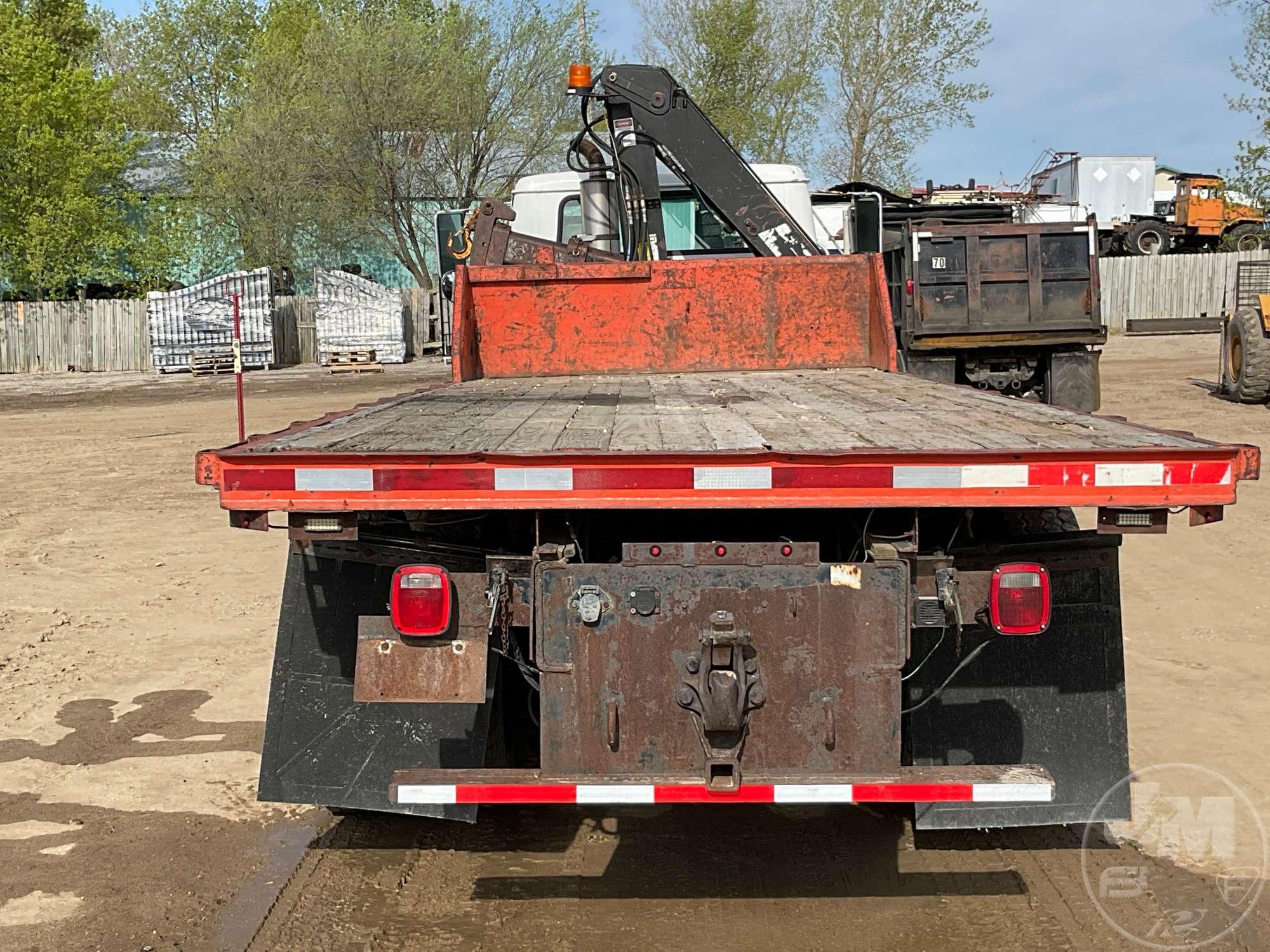 1996 INTERNATIONAL F-4900 CRANE TRUCK VIN: 1HTSHAARXTH381191