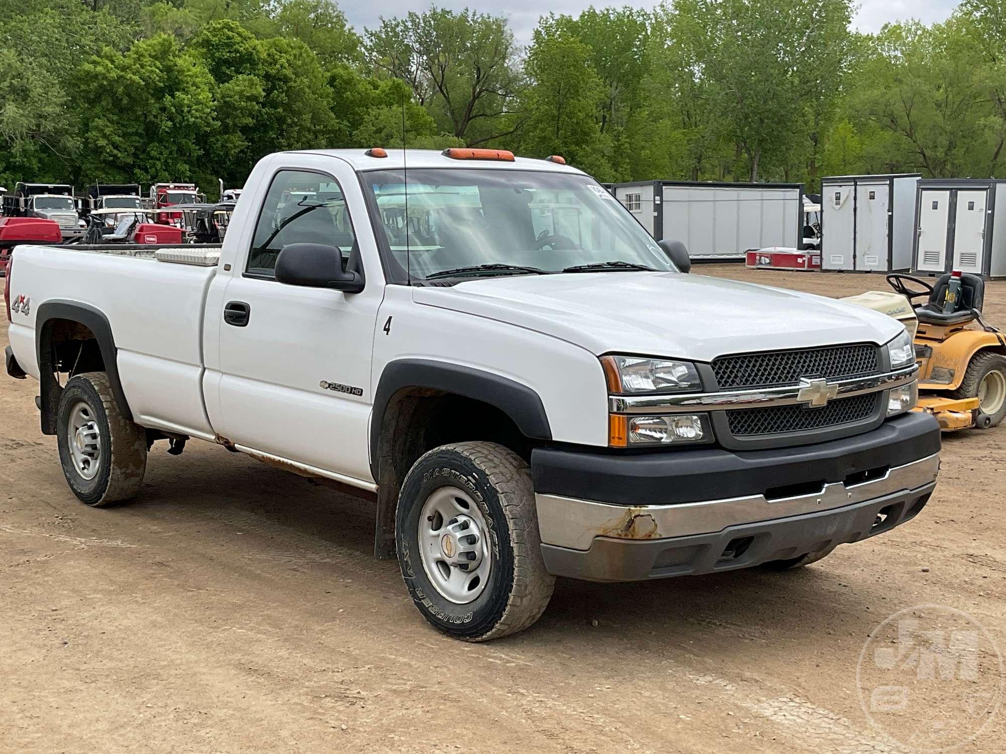 2003 CHEVROLET SILVERADO REGULAR CAB 4X4 PICKUP   VIN: 1GCHK24U53E216858