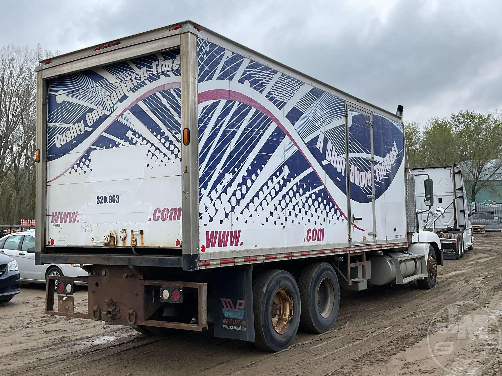 2001 FREIGHTLINER CST120 TANDEM AXLE VAN TRUCK VIN: 1FUY0SZBX1LG93979