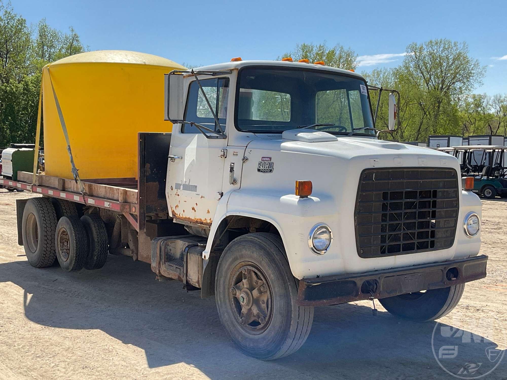 1981 FORD LN7000 VIN: 1FDWR70U88VJ39996 S/A GRAIN TRUCK