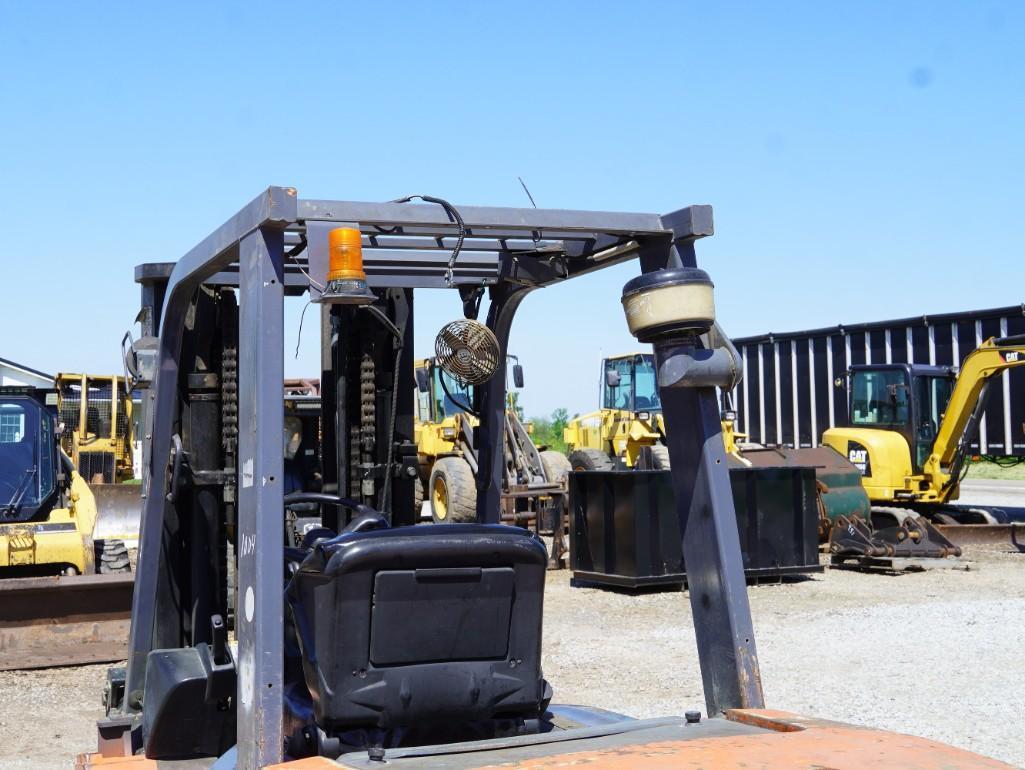 Toyota 7FDU45 Forklift*