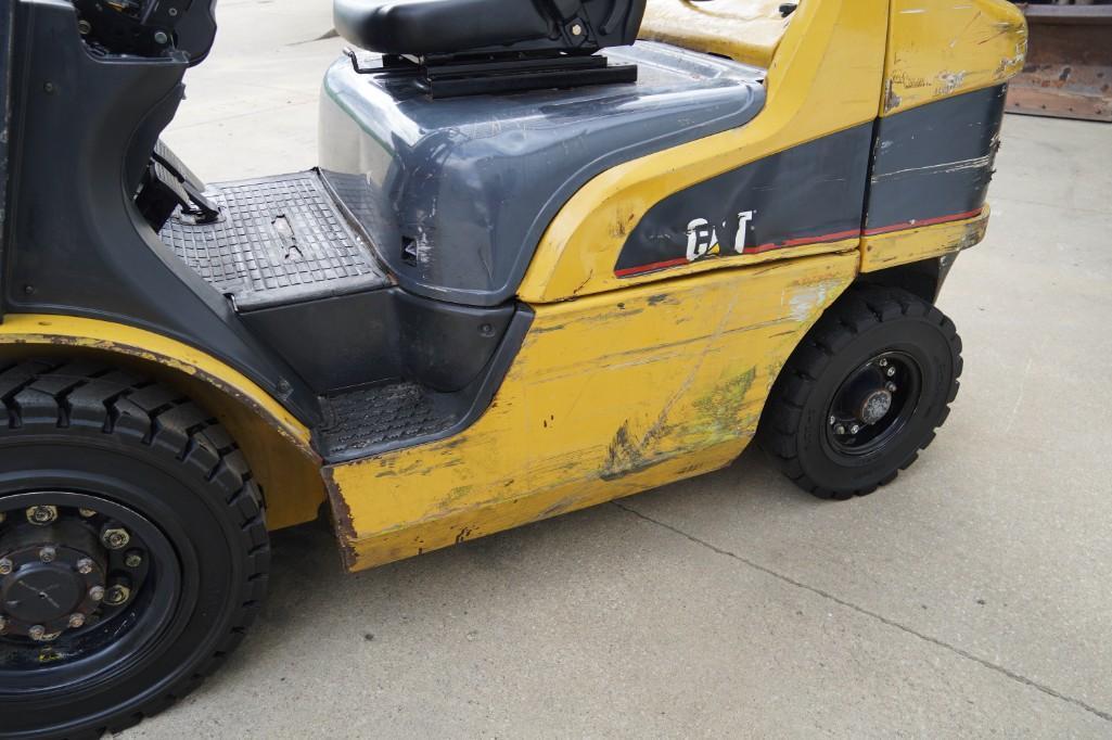 2005 Cat P5000 Forklift