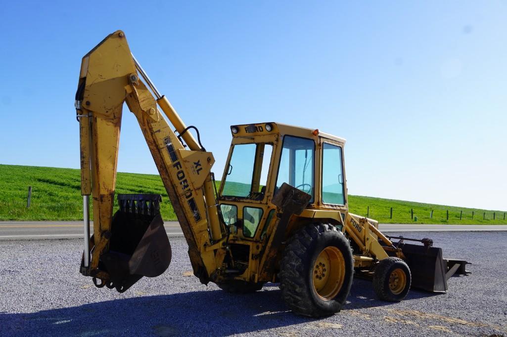 1980 Ford 555A XL Backhoe Loader