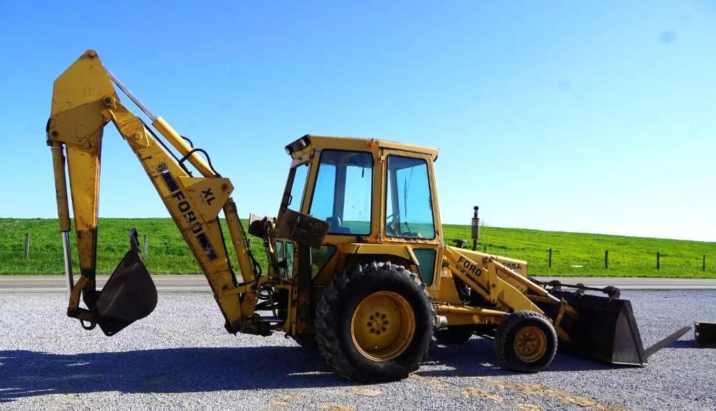 1980 Ford 555A XL Backhoe Loader